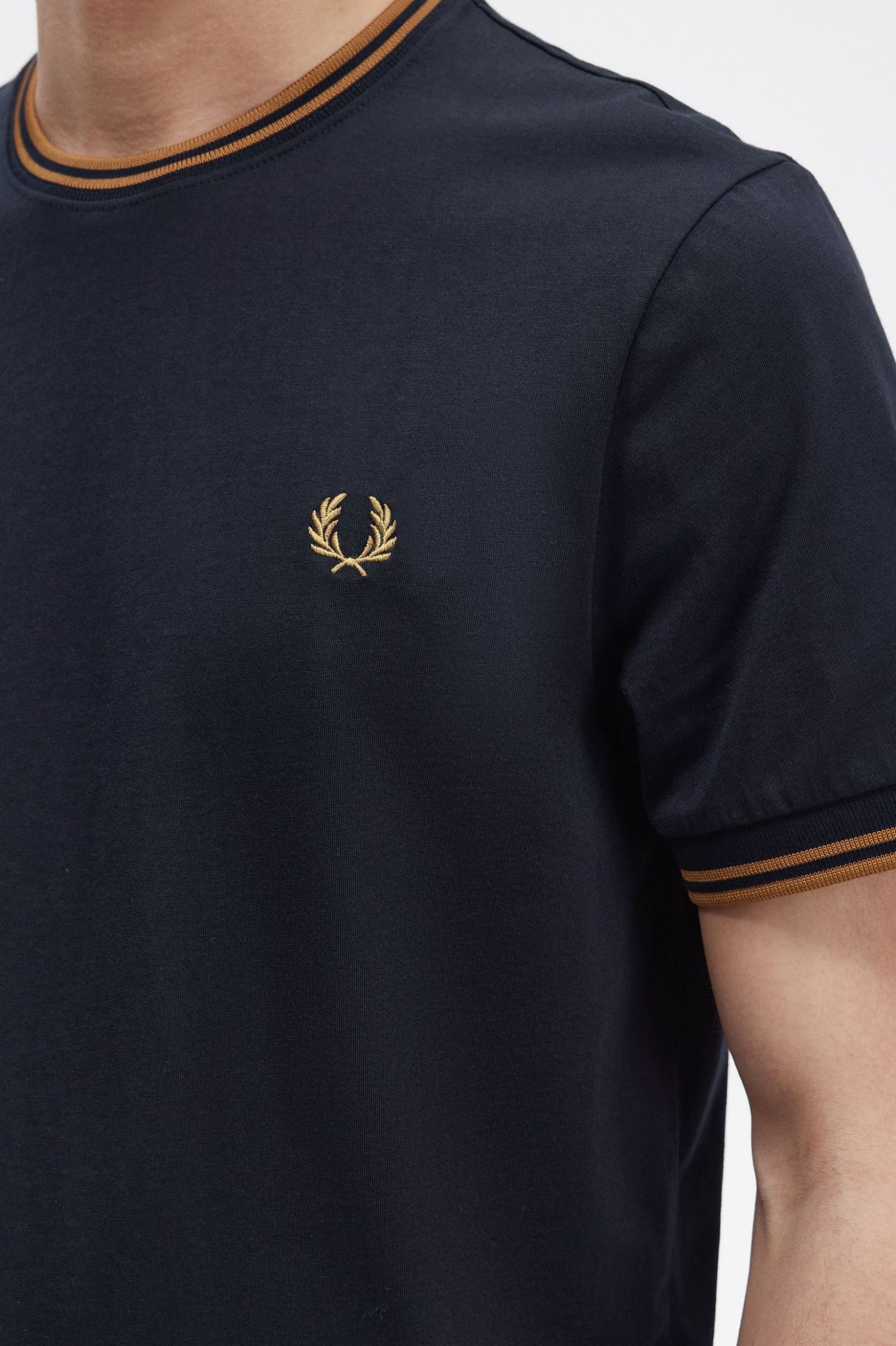 Twin Tipped T-Shirt Navy / Dark Caramel