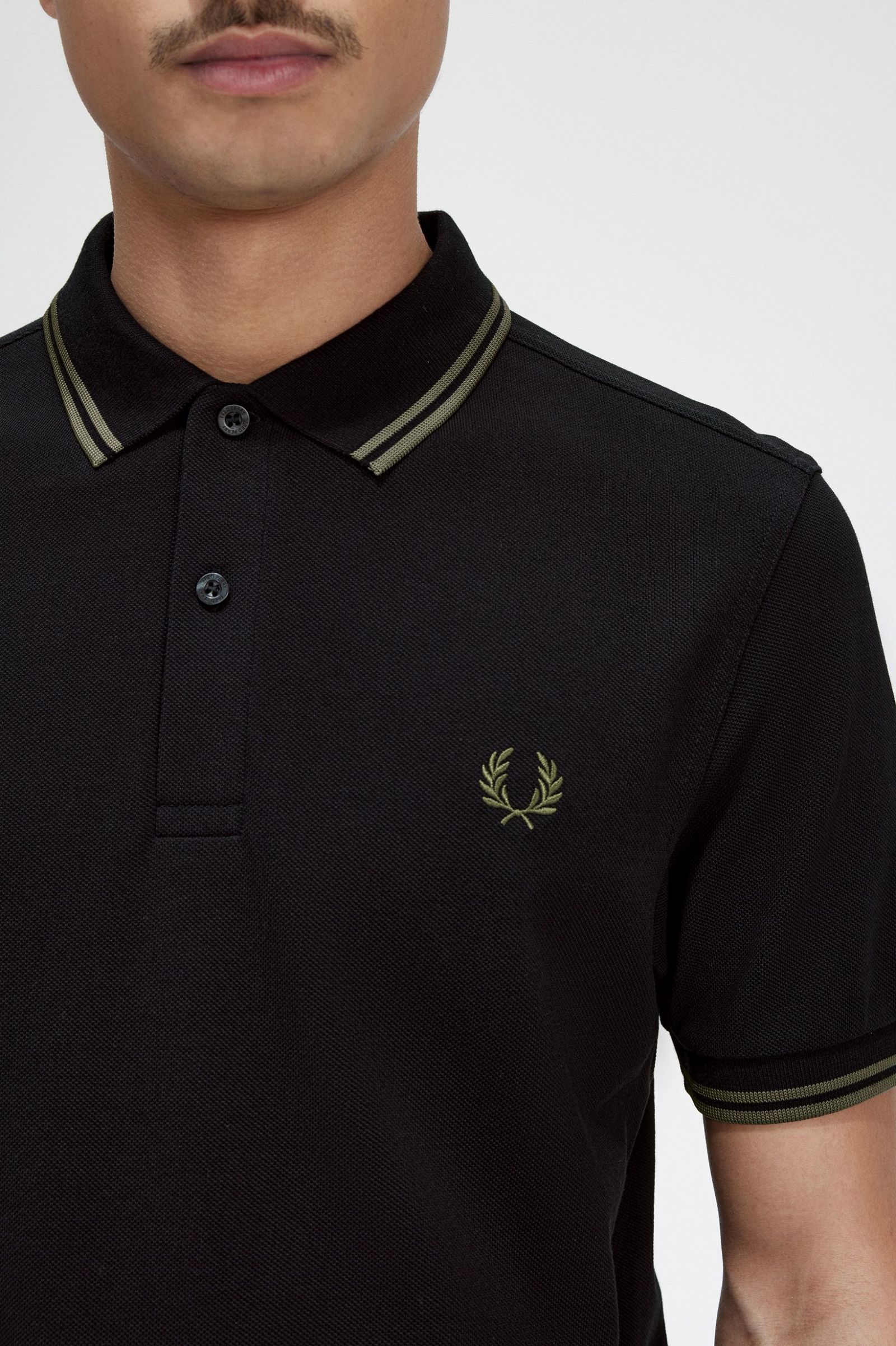The Fred Perry ShirtM3600 Black / Field Green / Field Green