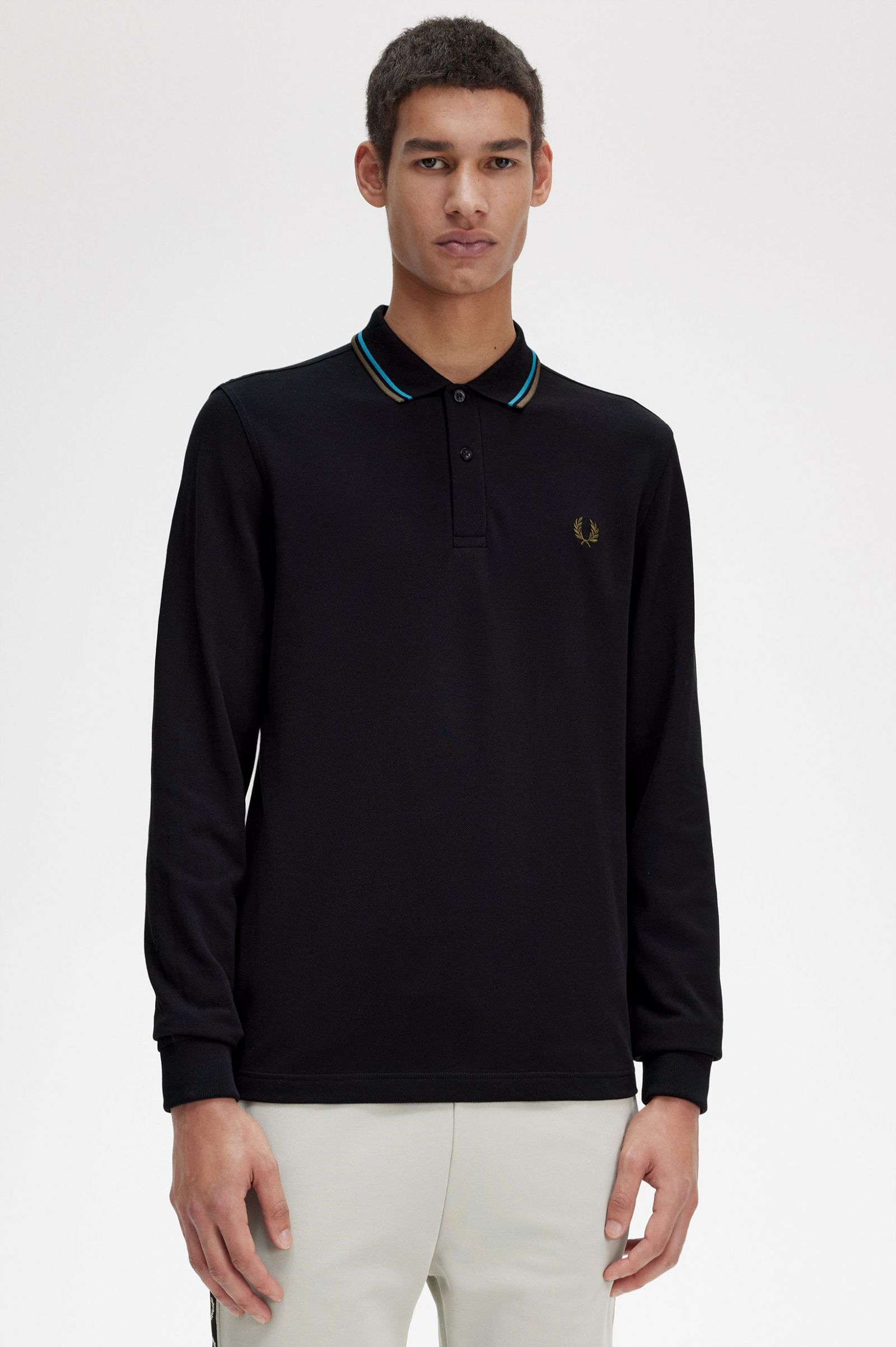 The Fred Perry ShirtM3636 Black / Cyber Blue / Uniform Green