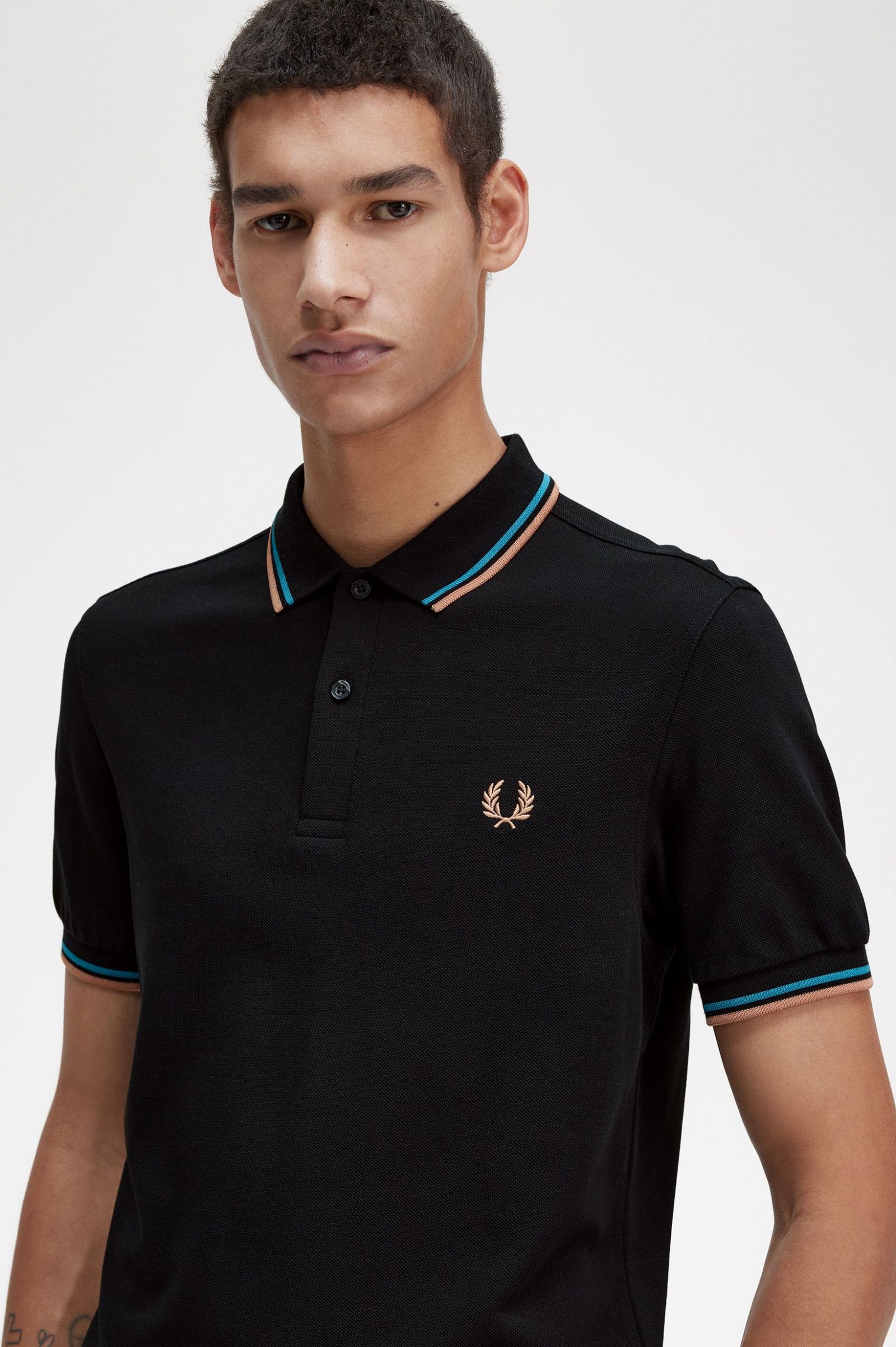 The Fred Perry ShirtM3600 Black / Cyber Blue / Light Rust