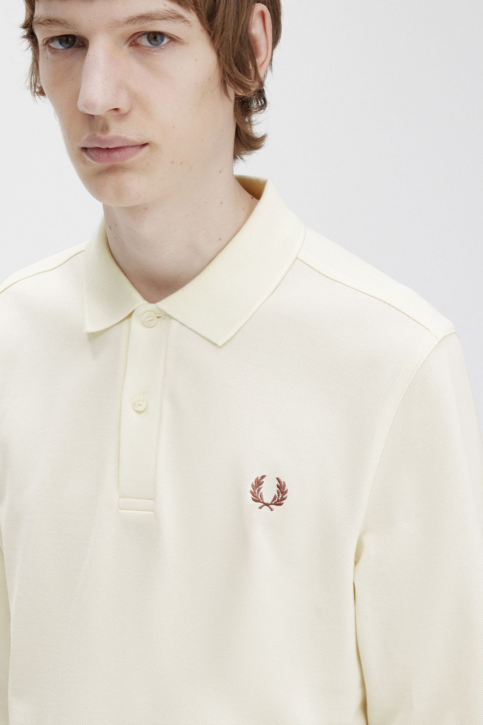 The Fred Perry ShirtM6006 Ecru Whisky Brown