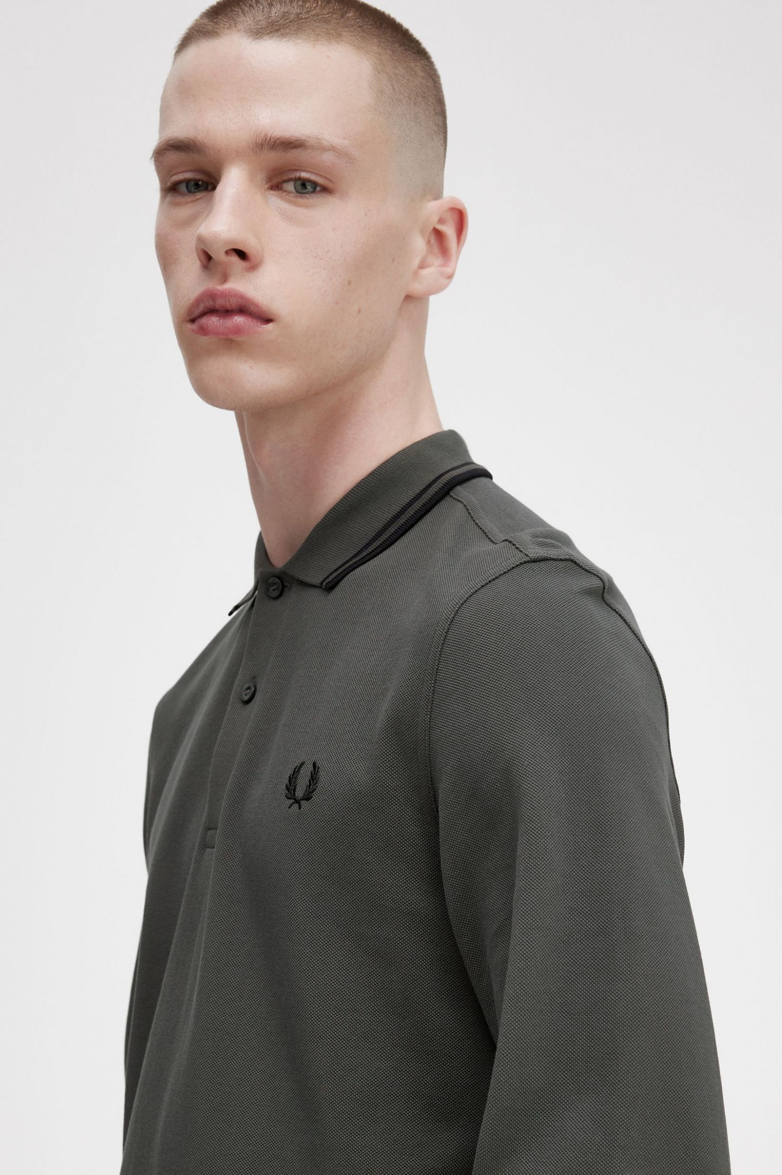The Fred Perry ShirtM3636 Field Green / Black / Black