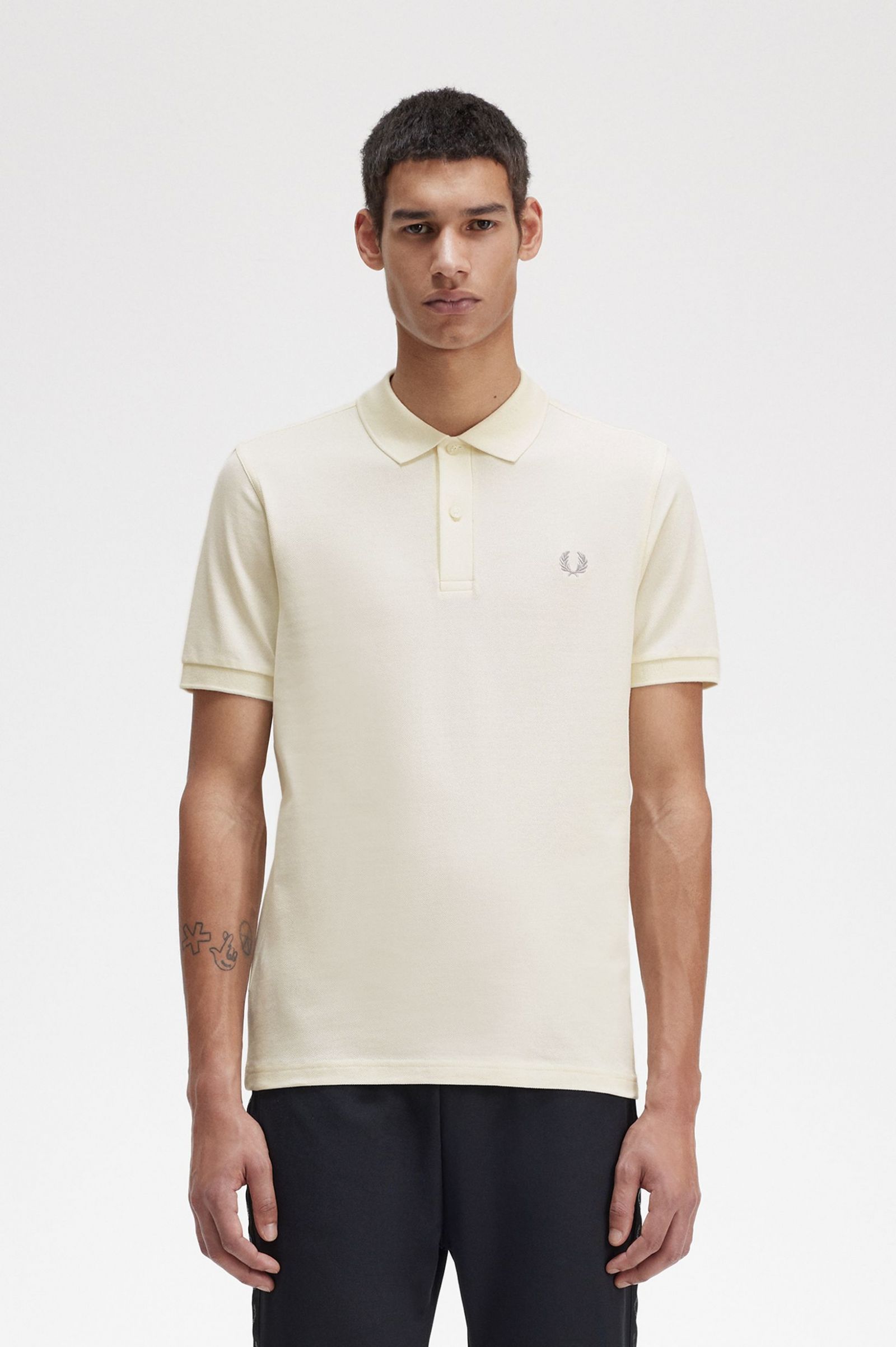 The Fred Perry ShirtM6000 Ecru / Limestone