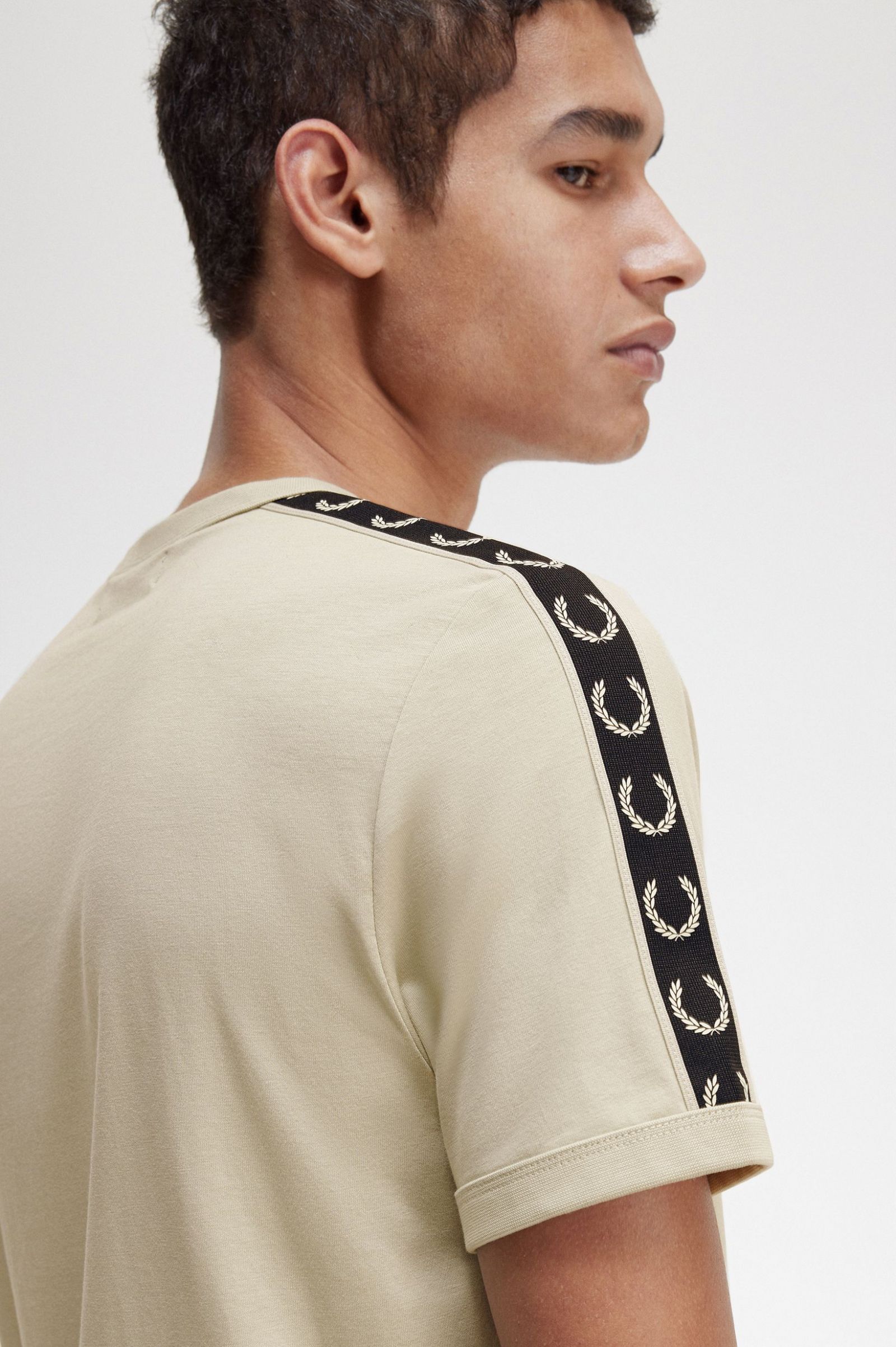 Contrast Tape Ringer T-Shirt Light Oyster / Black