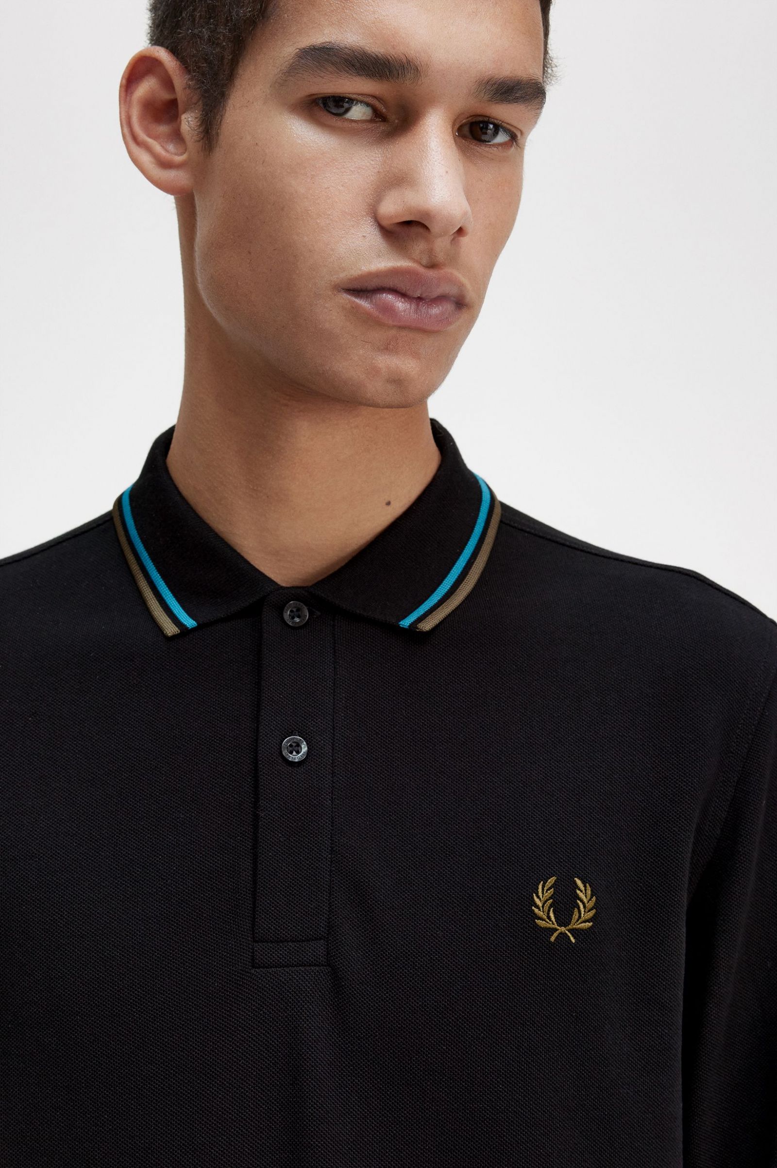 The Fred Perry ShirtM3636 Black / Cyber Blue / Uniform Green