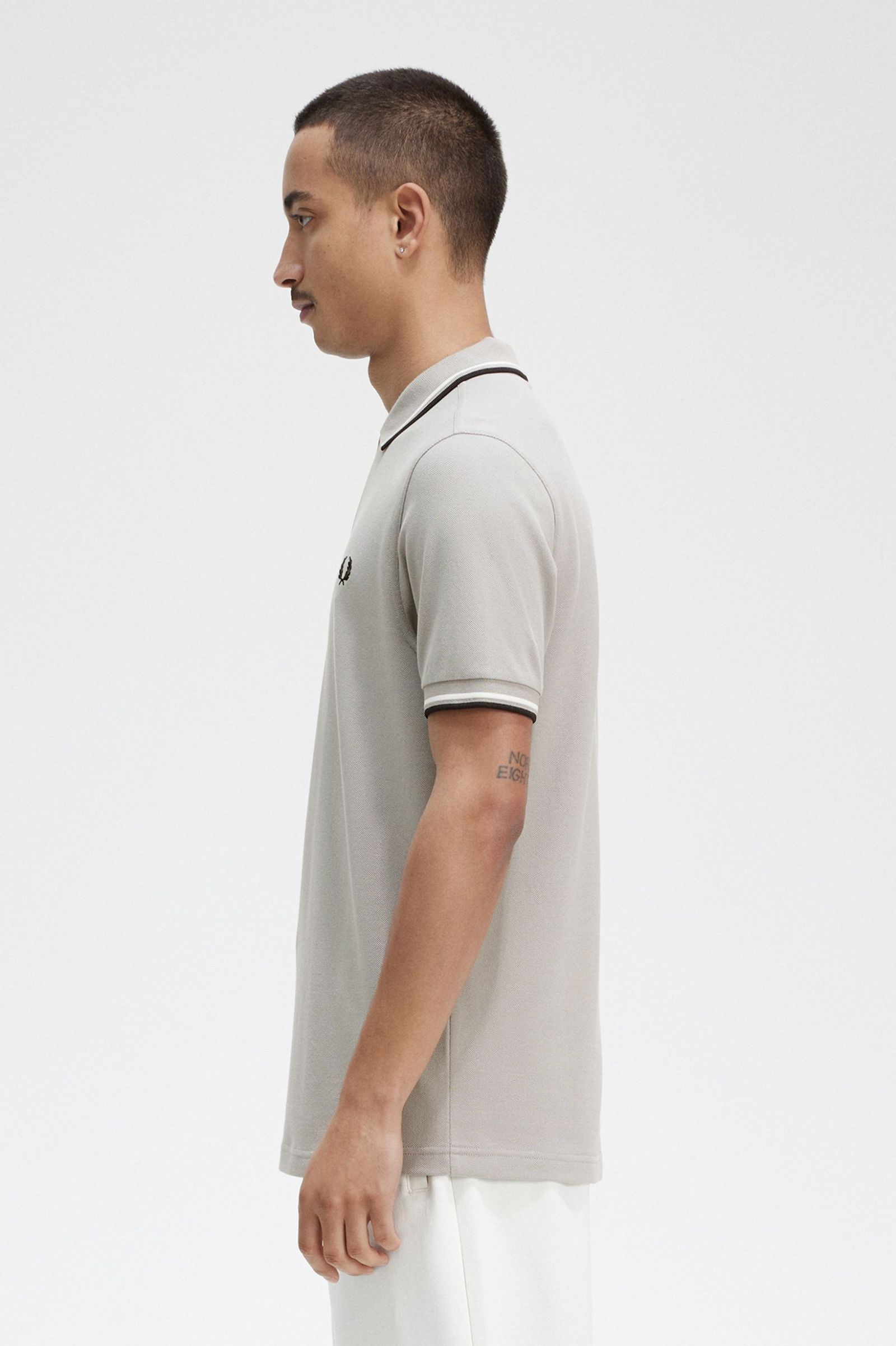 The Fred Perry ShirtM3600 Limestone / Ecru / Black