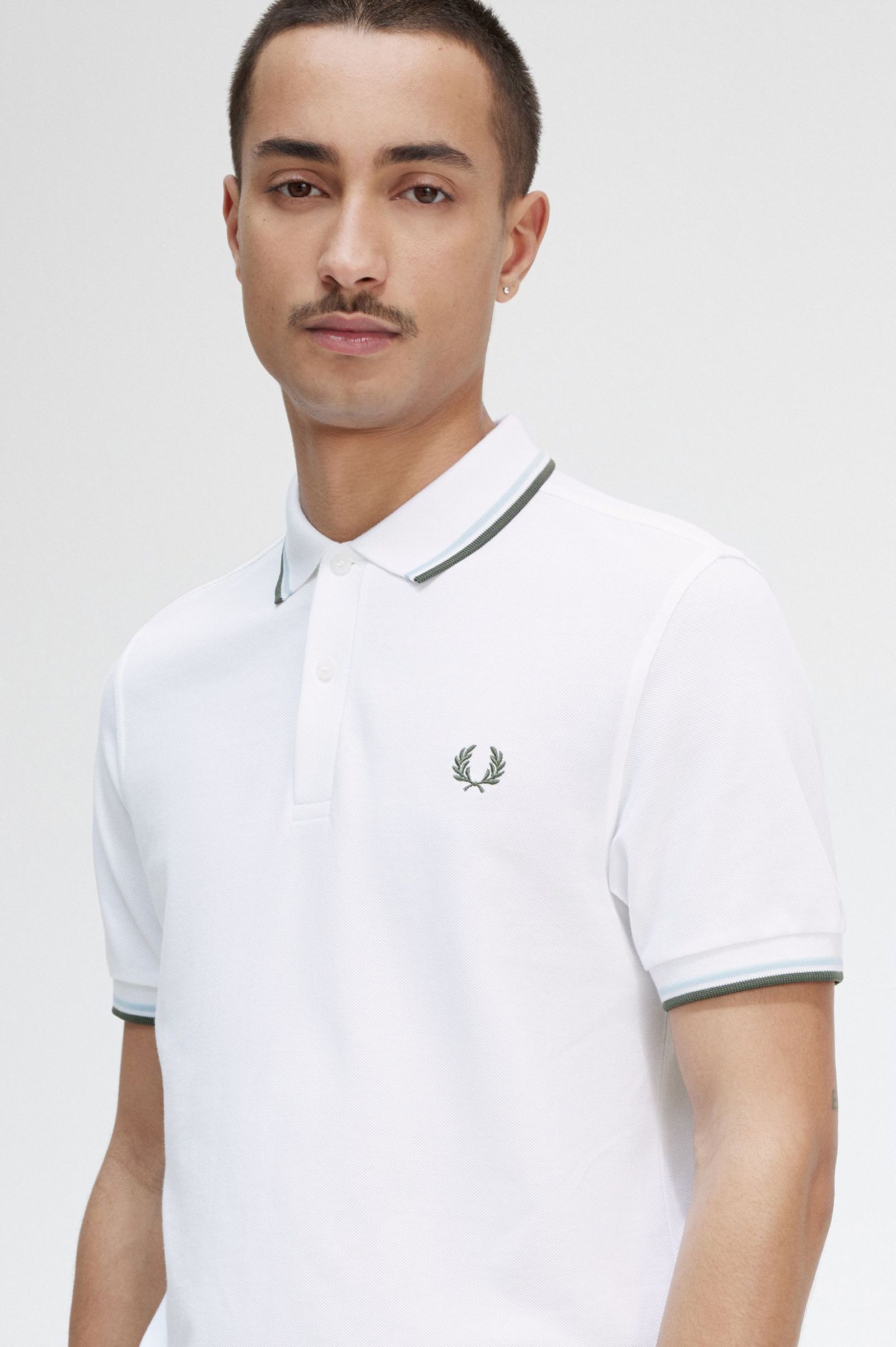 The Fred Perry ShirtM3600 White / Light Ice / Field Green