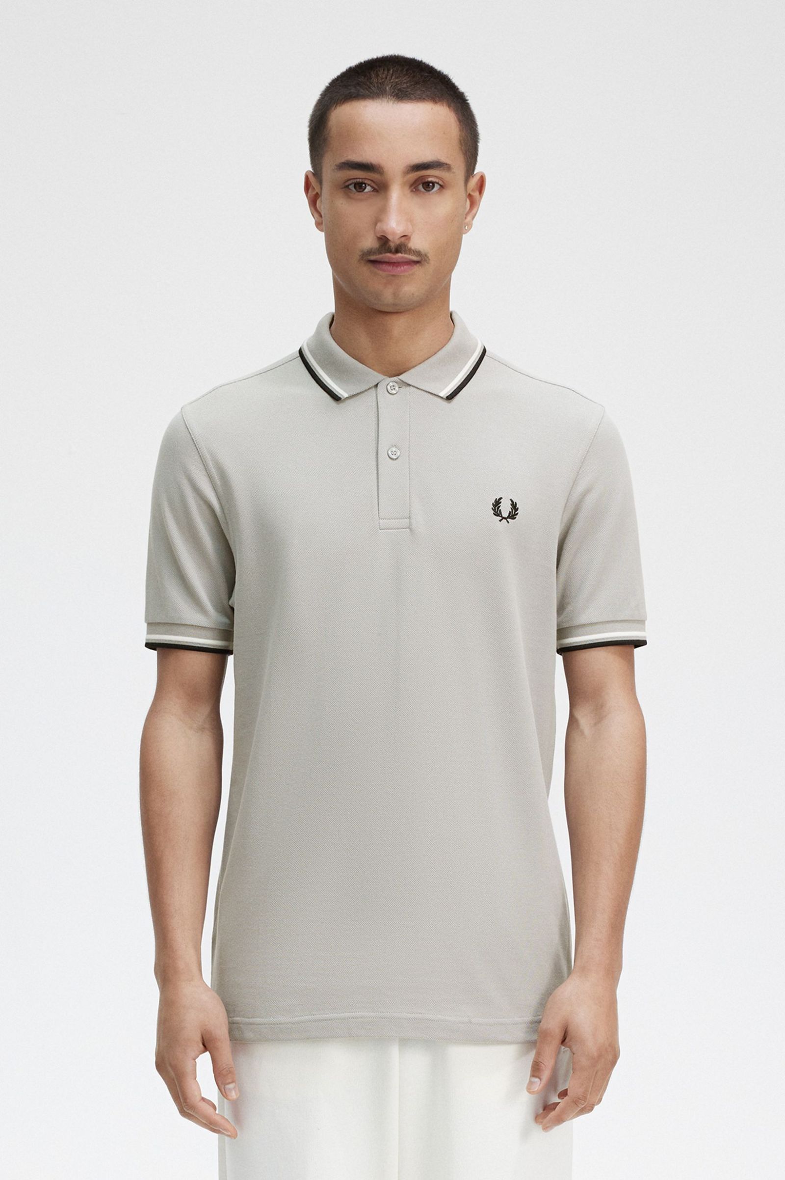The Fred Perry ShirtM3600 Limestone / Ecru / Black