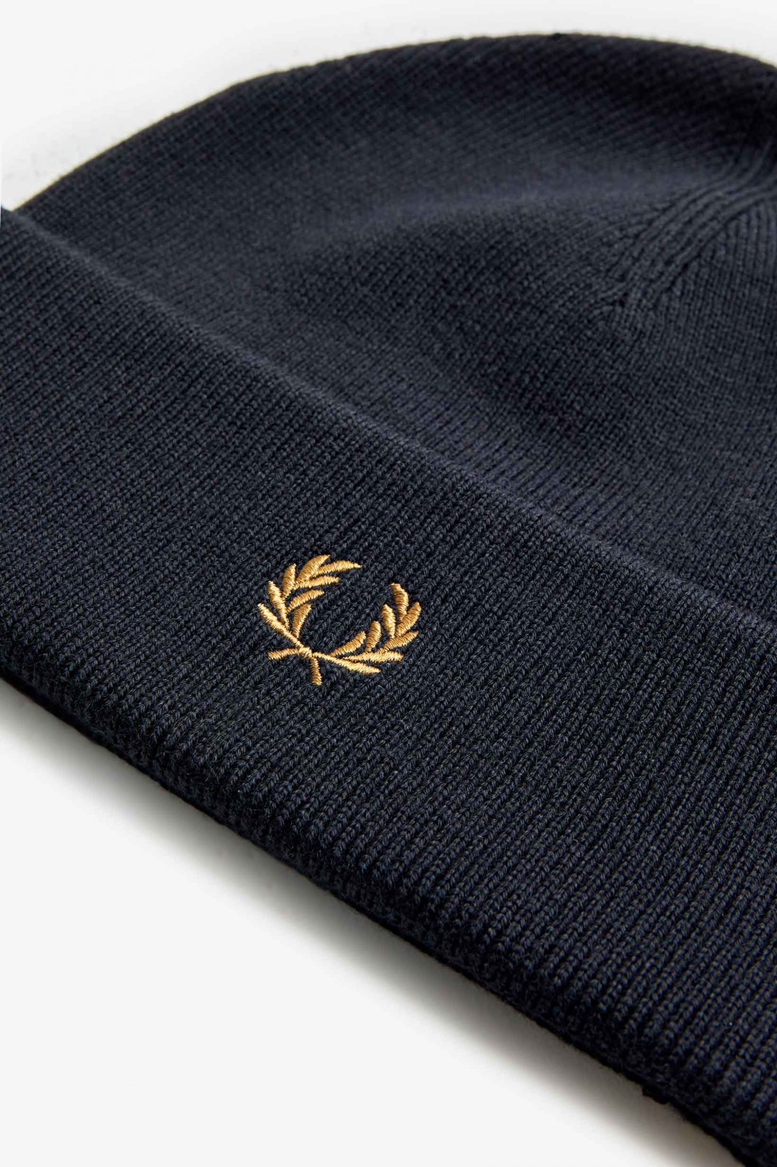 Classic Beanie Black / Dark Caramel