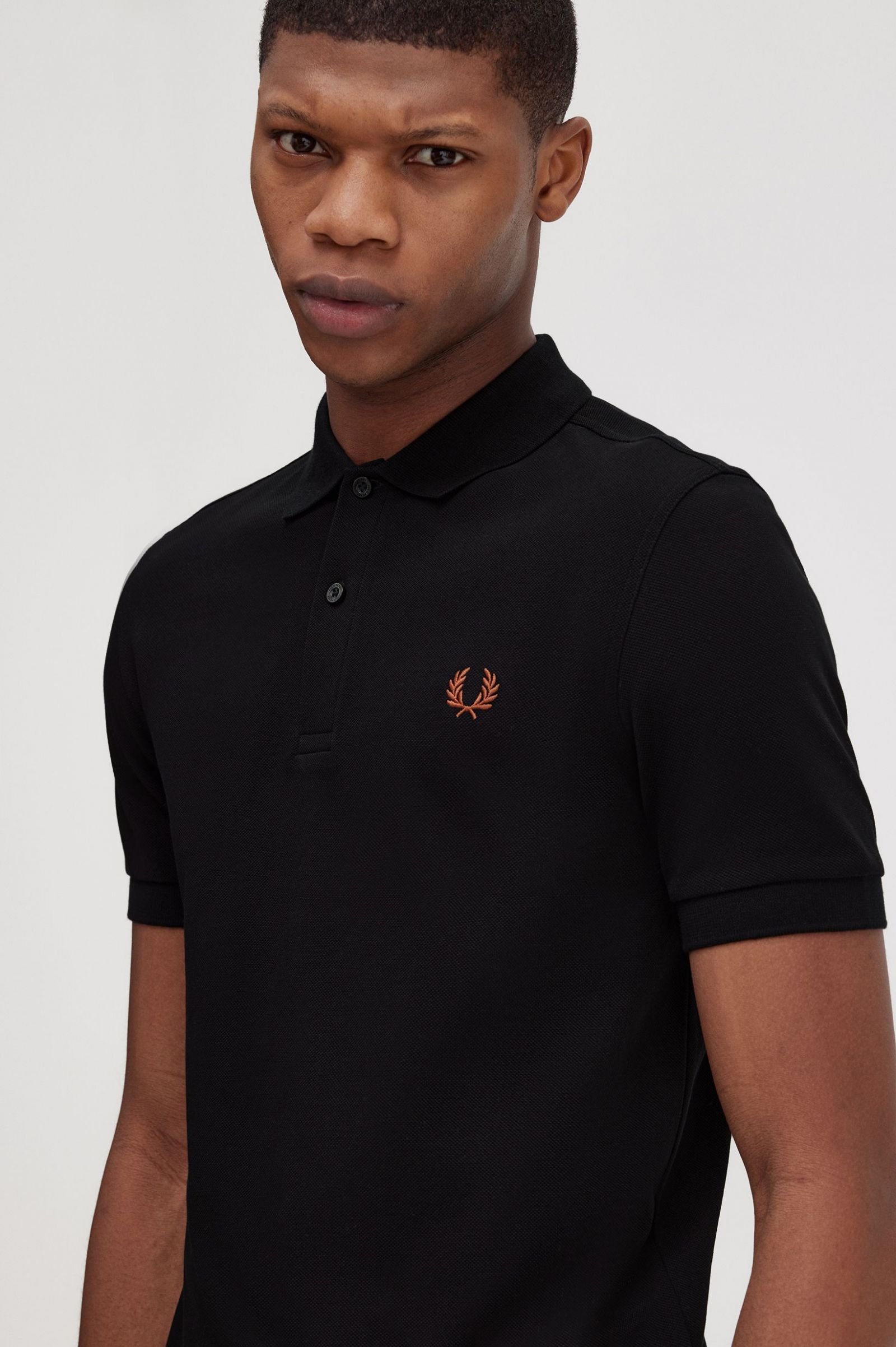 The Fred Perry ShirtM6000 Black / Whisky Brown