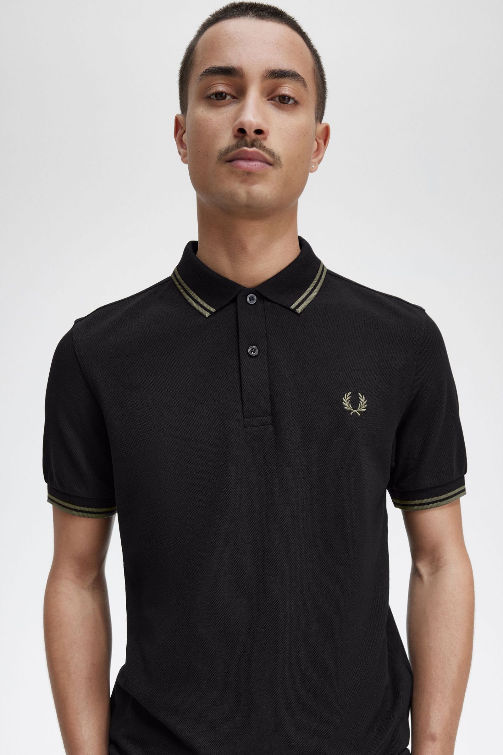 The Fred Perry ShirtM3600 Black / Field Green / Field Green
