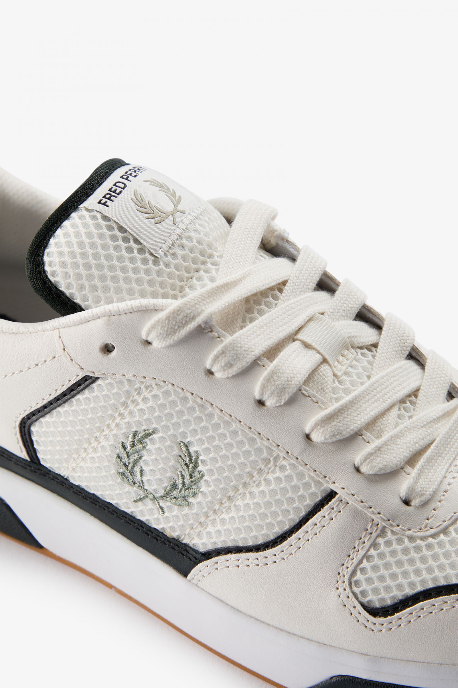 B300 Snow White / Seagrass