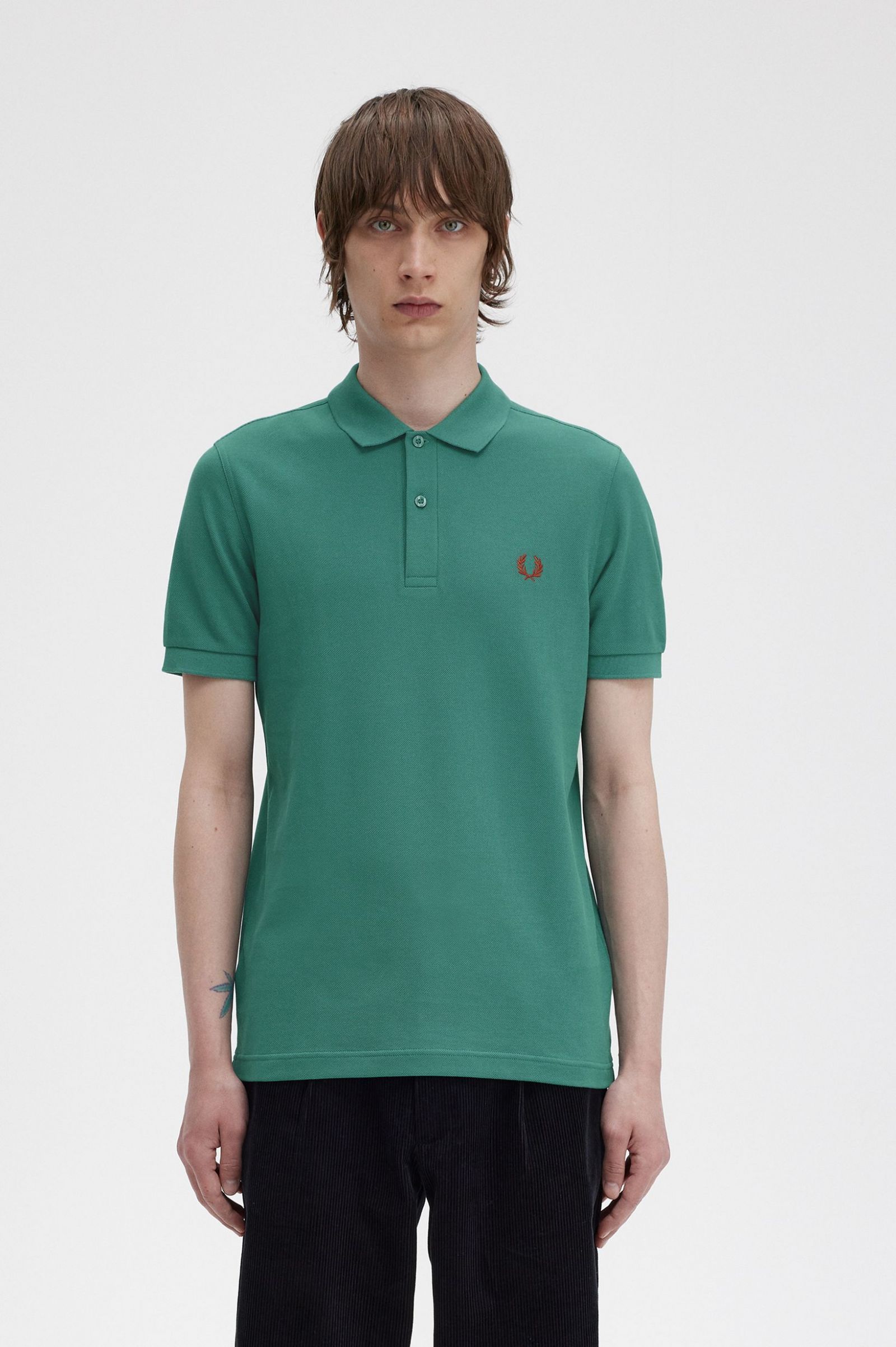 The Fred Perry ShirtM6000 Deep Mint / Whisky Brown