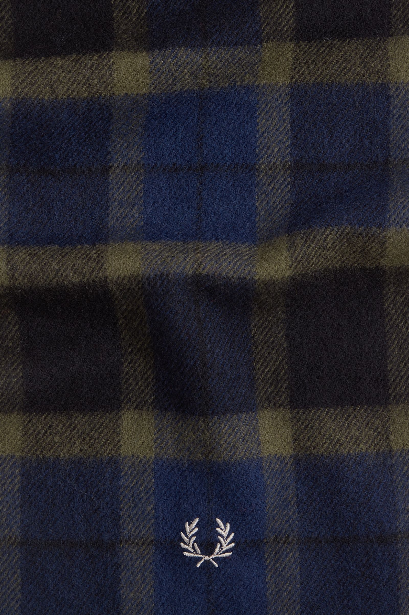 Lambswool Tartan Scarf Field Green / Light Oyster