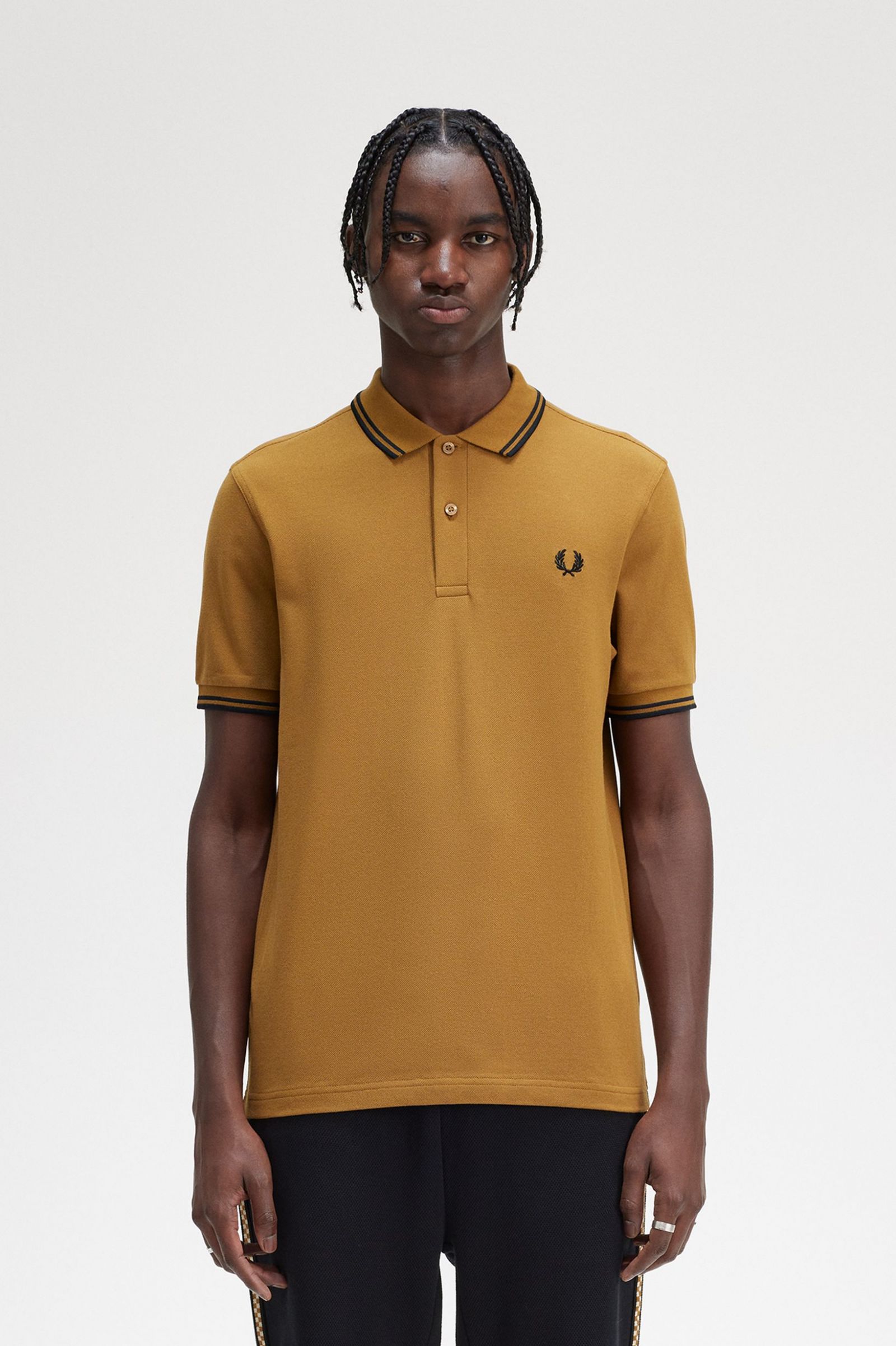 The Fred Perry ShirtM3600 Dark Caramel / Black / Black