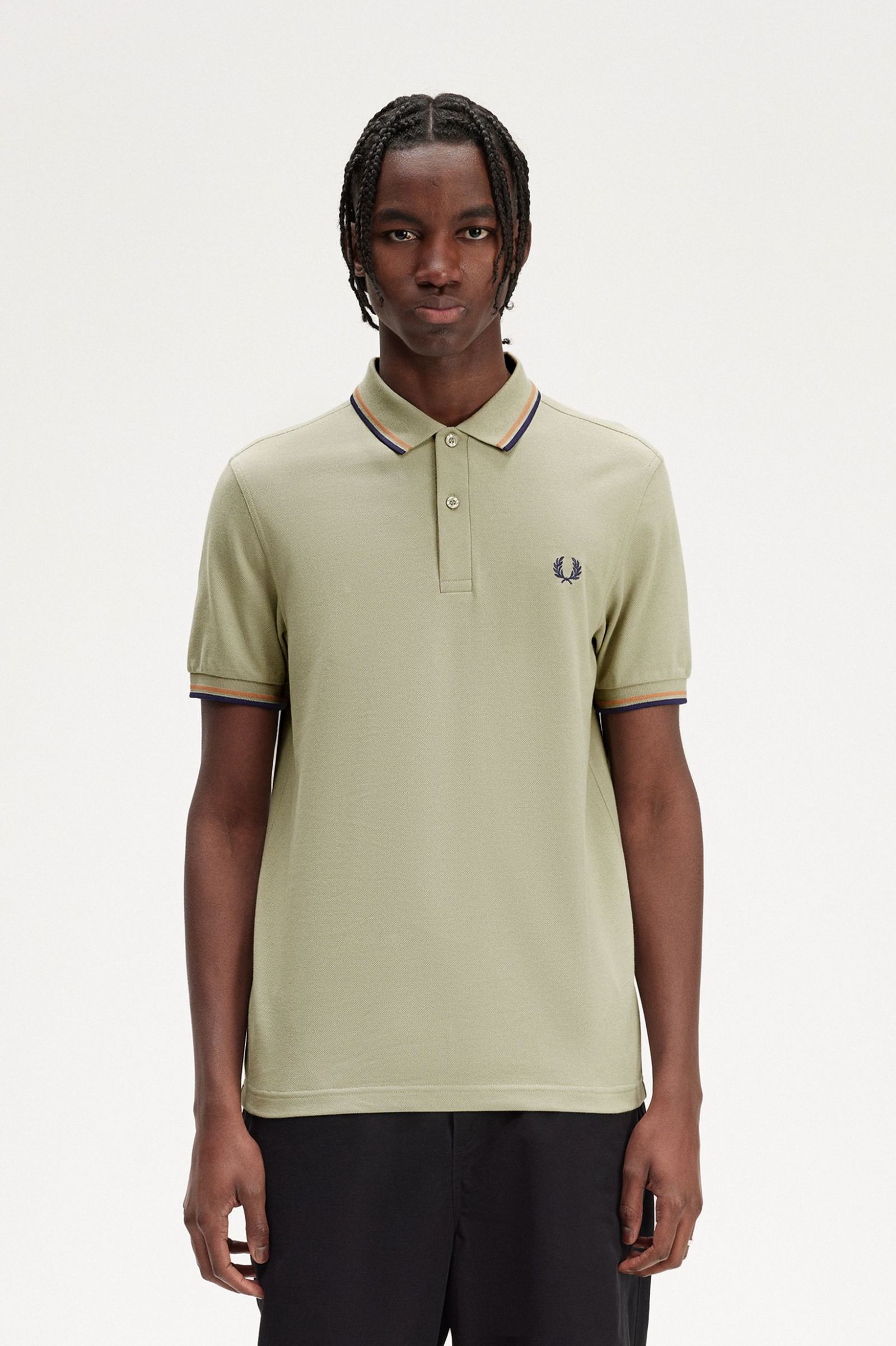 The Fred Perry ShirtM3600 Seagrass / Light Rust / French Navy