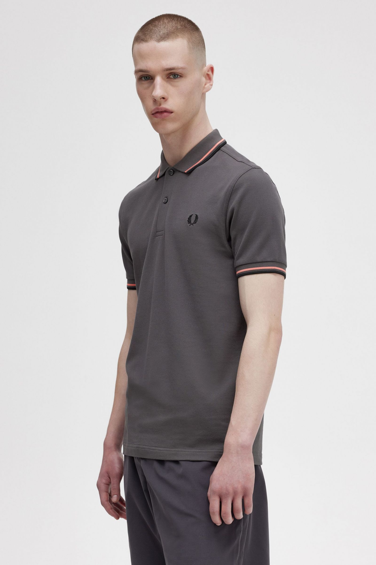 The Fred Perry ShirtM3600 Gunmetal / Coral Heat / Black