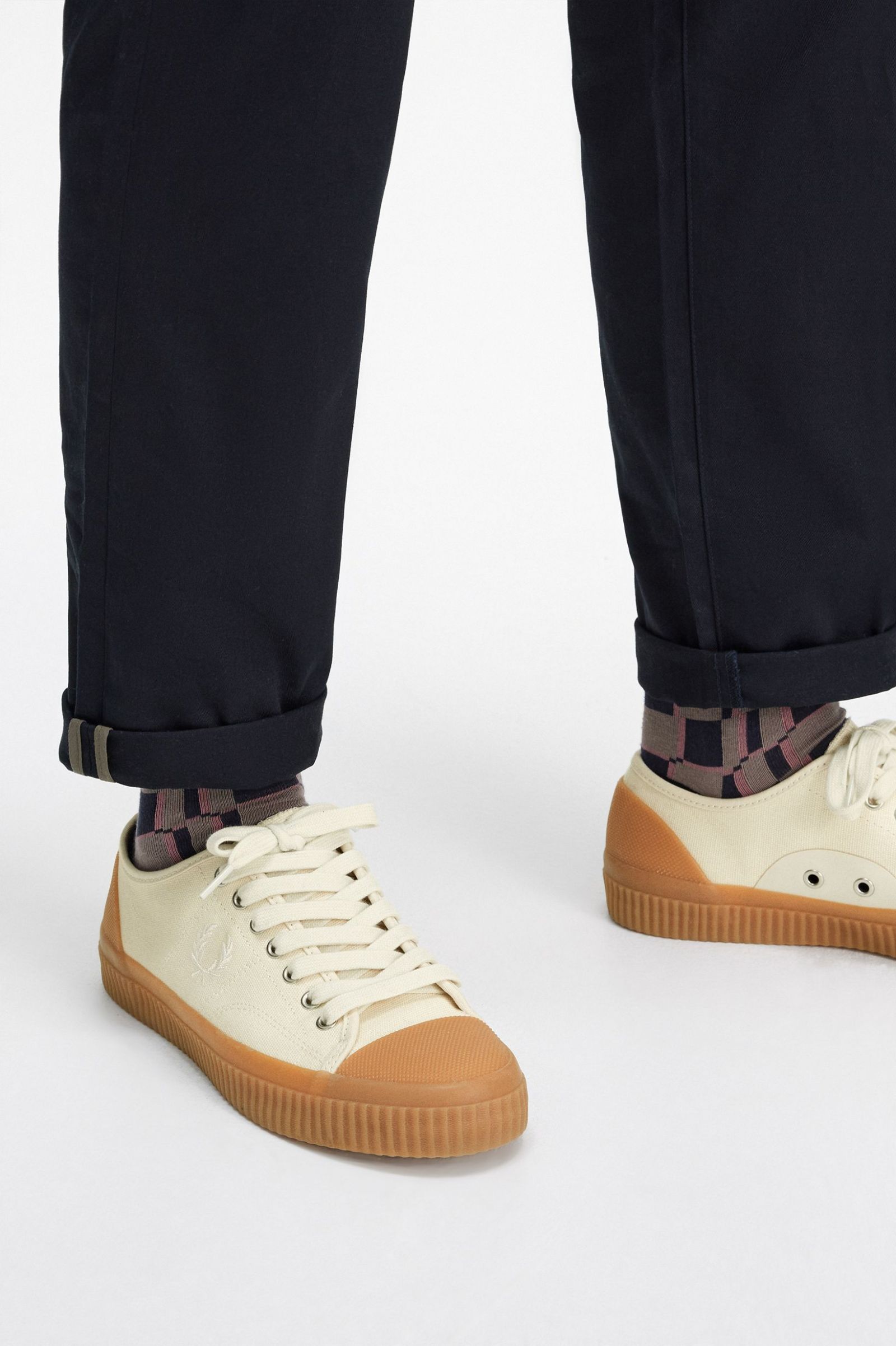 Low Hughes Ecru / Light Ecru