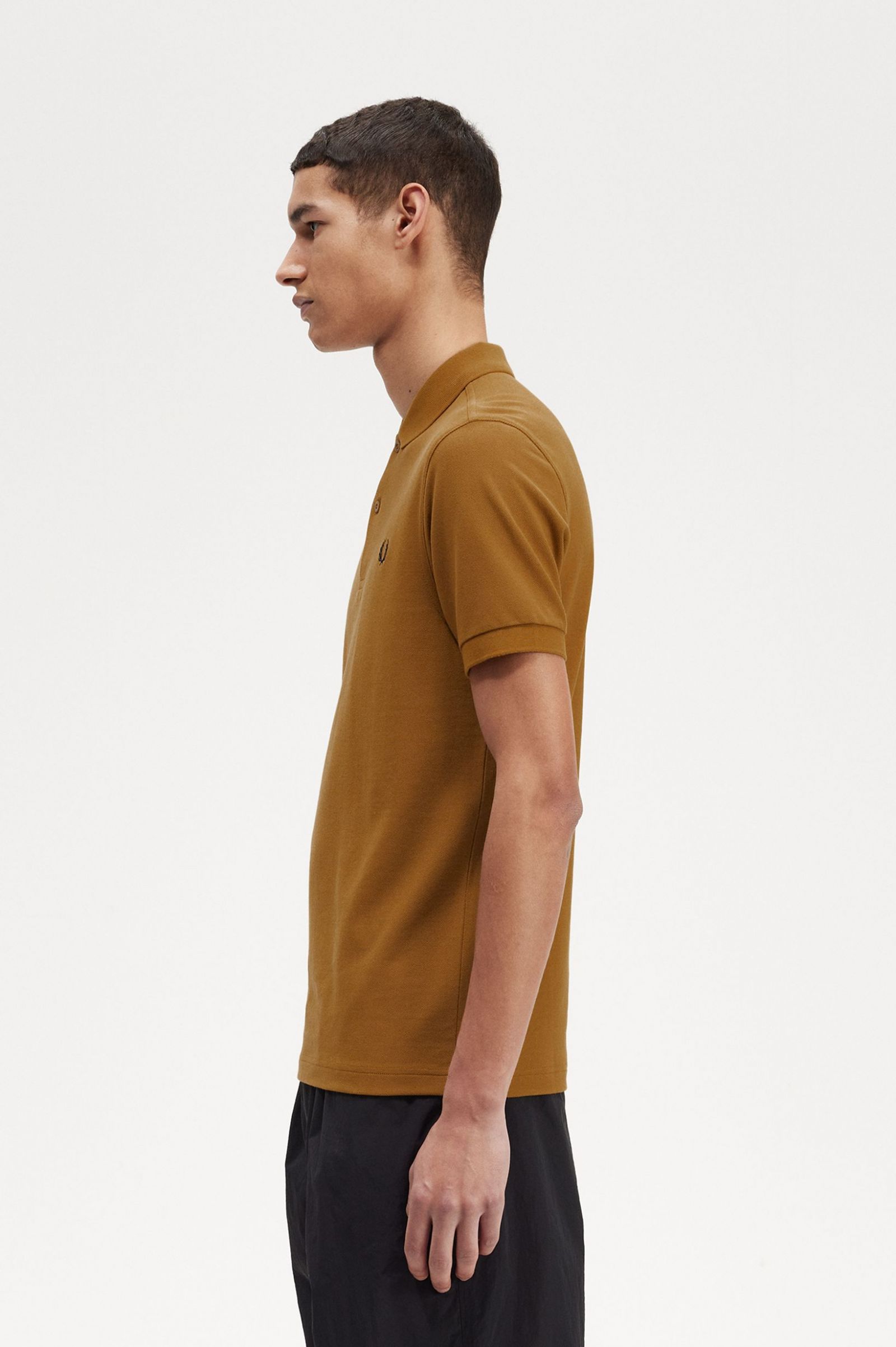 The Fred Perry ShirtM6000 Dark Caramel / Black