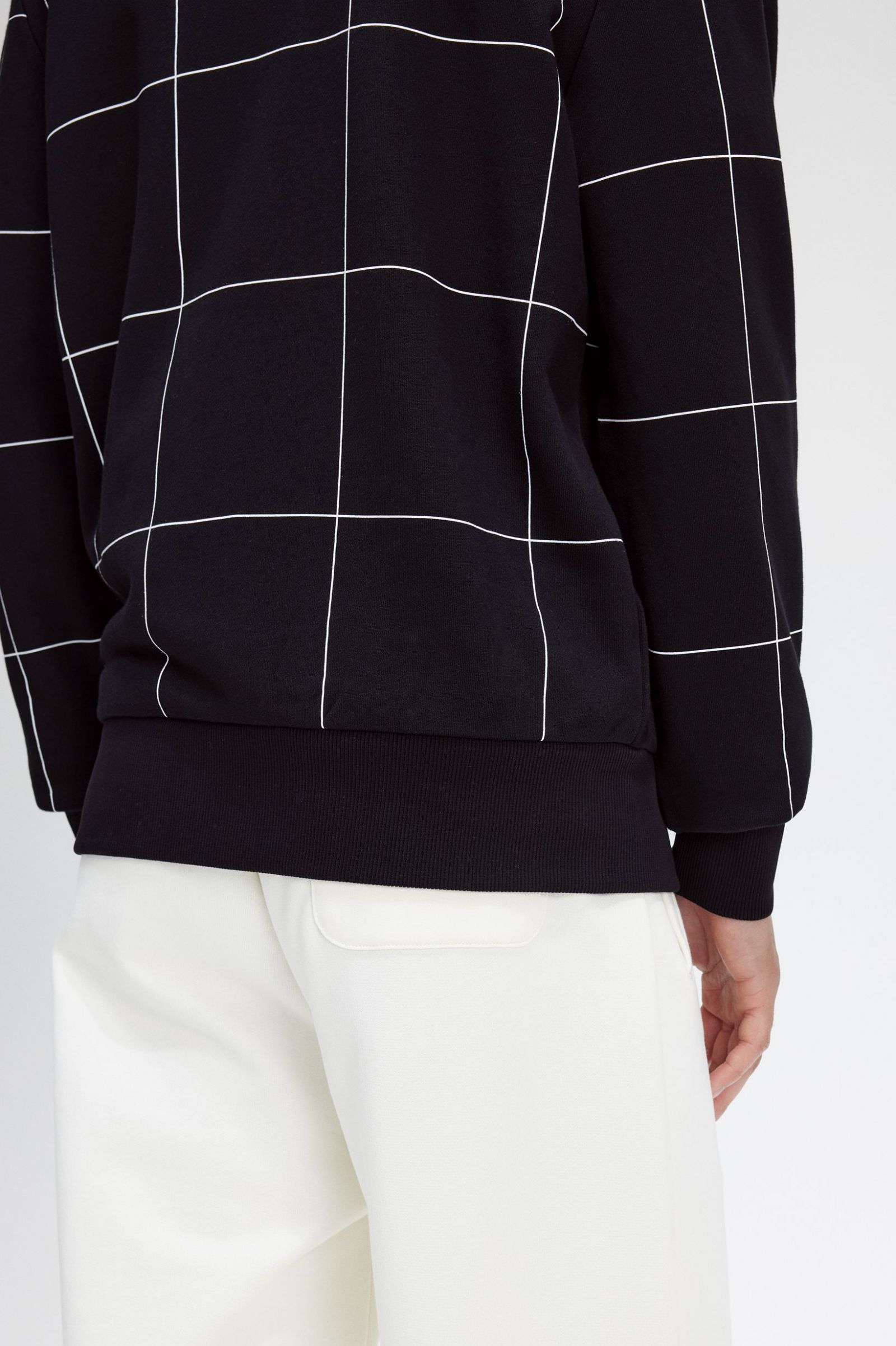 Grid Detail Sweatshirt Black