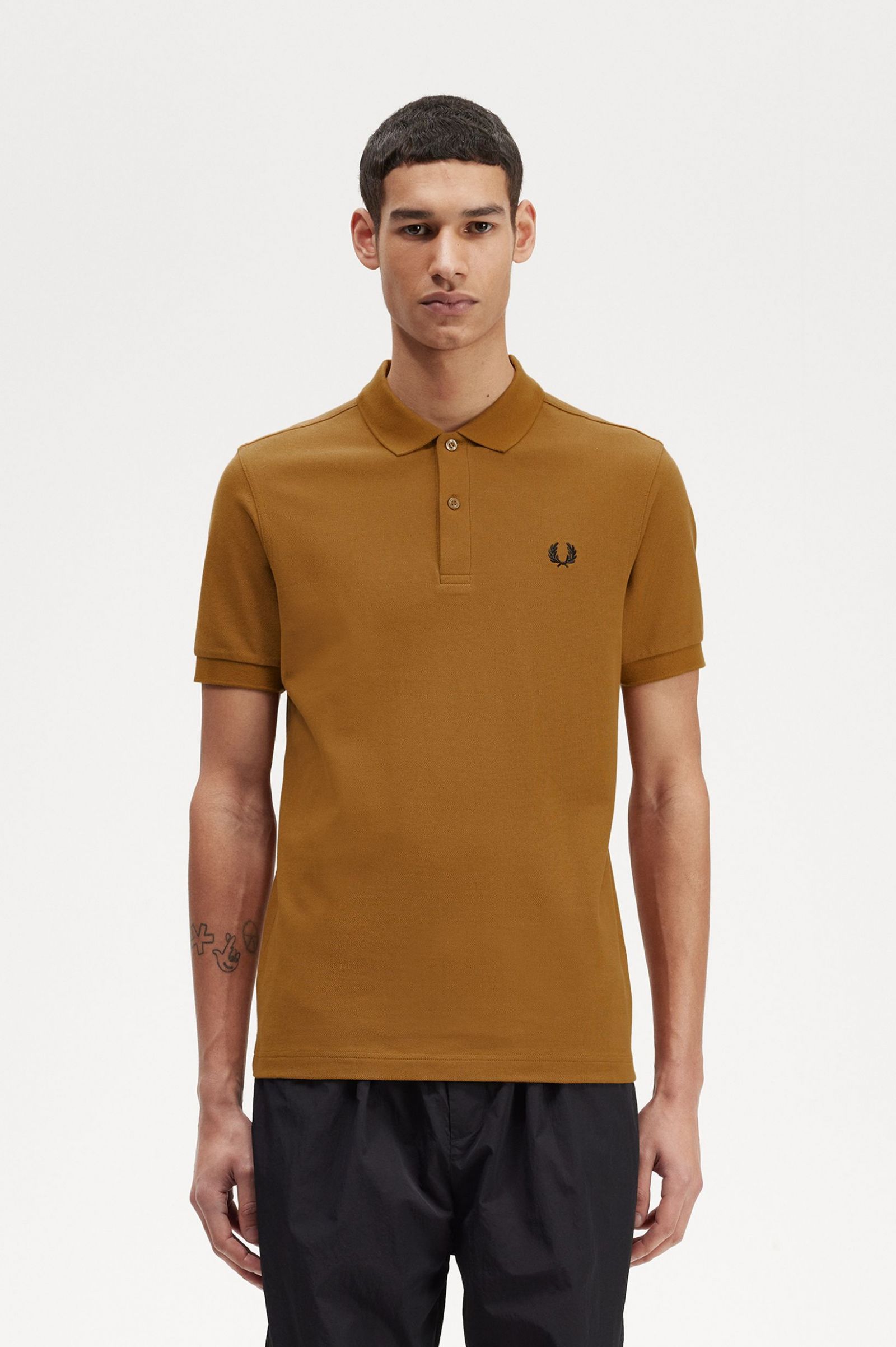 The Fred Perry ShirtM6000 Dark Caramel / Black