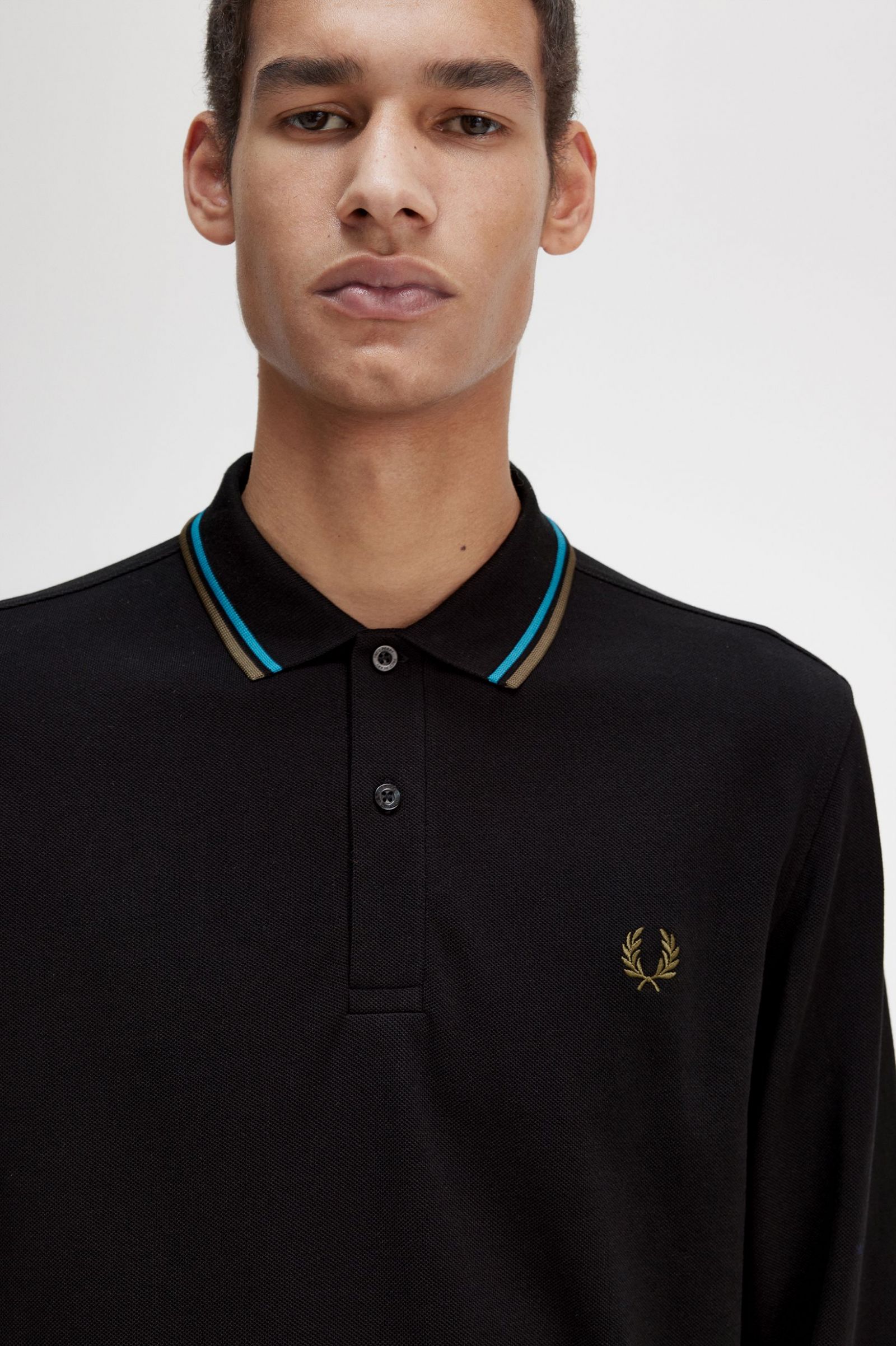 The Fred Perry ShirtM3636 Black / Cyber Blue / Uniform Green