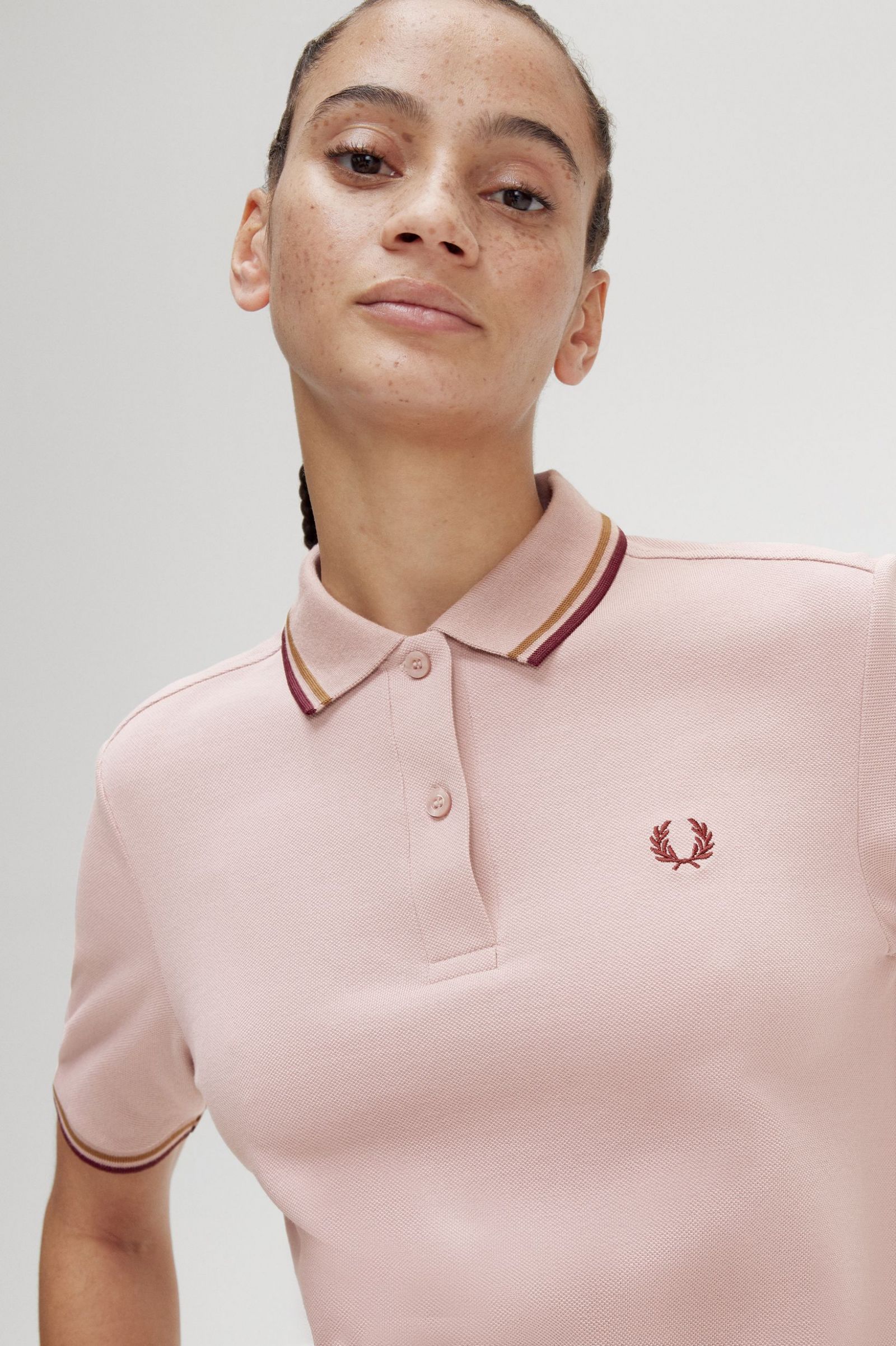 The Fred Perry ShirtG3600 Dusty Rose Pink / Shaded Stone / Oxblood