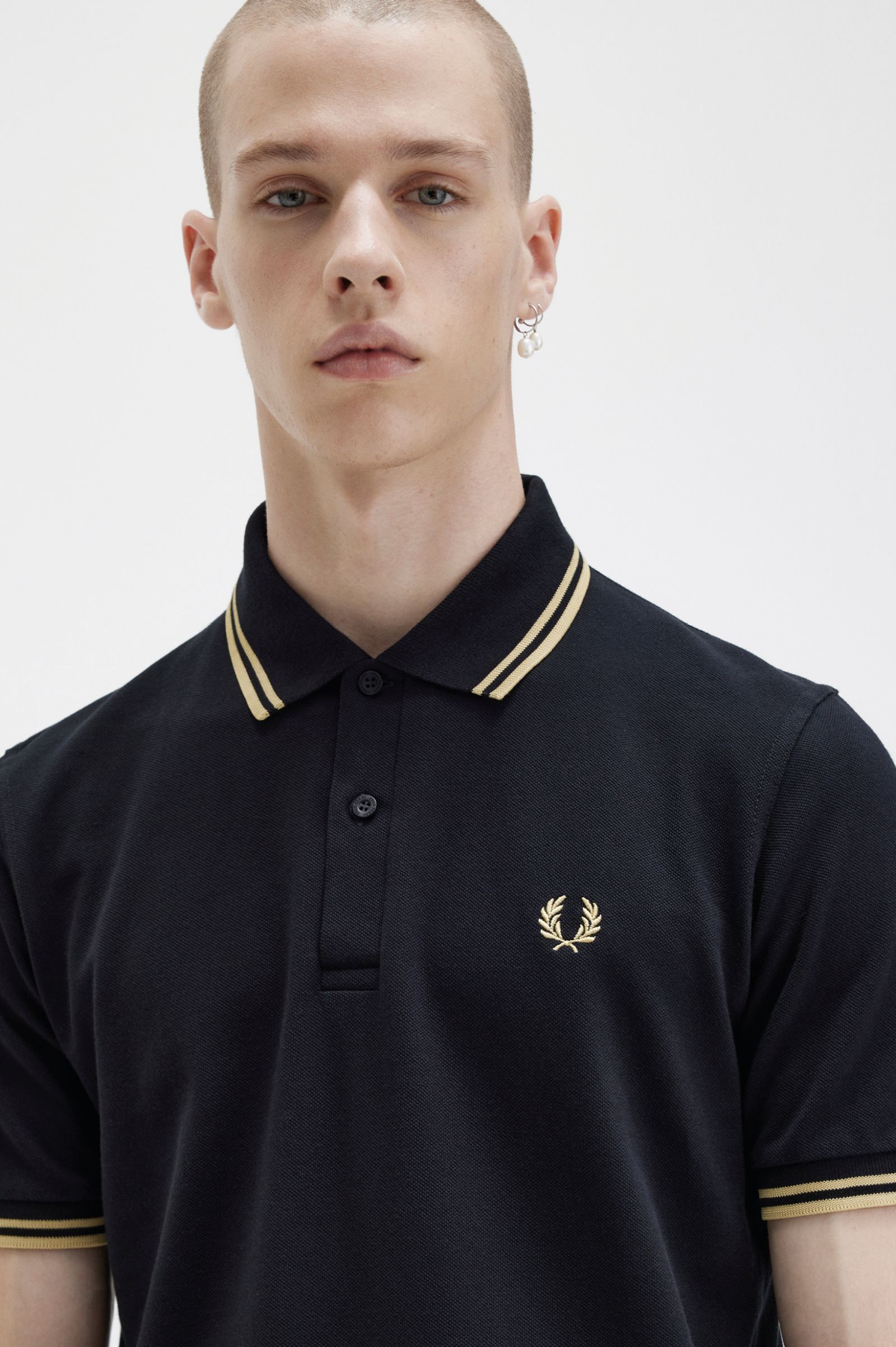 The Fred Perry ShirtM12 Black / Champagne / Champagne