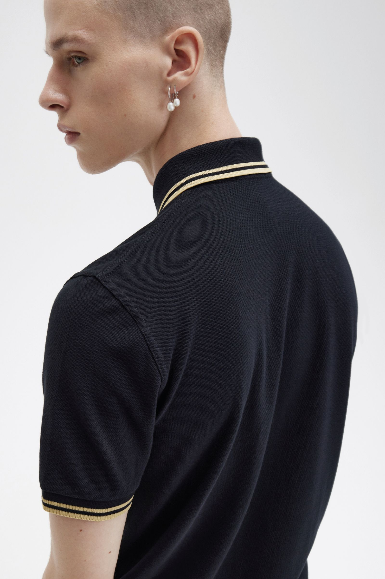 The Fred Perry ShirtM12 Black / Champagne / Champagne