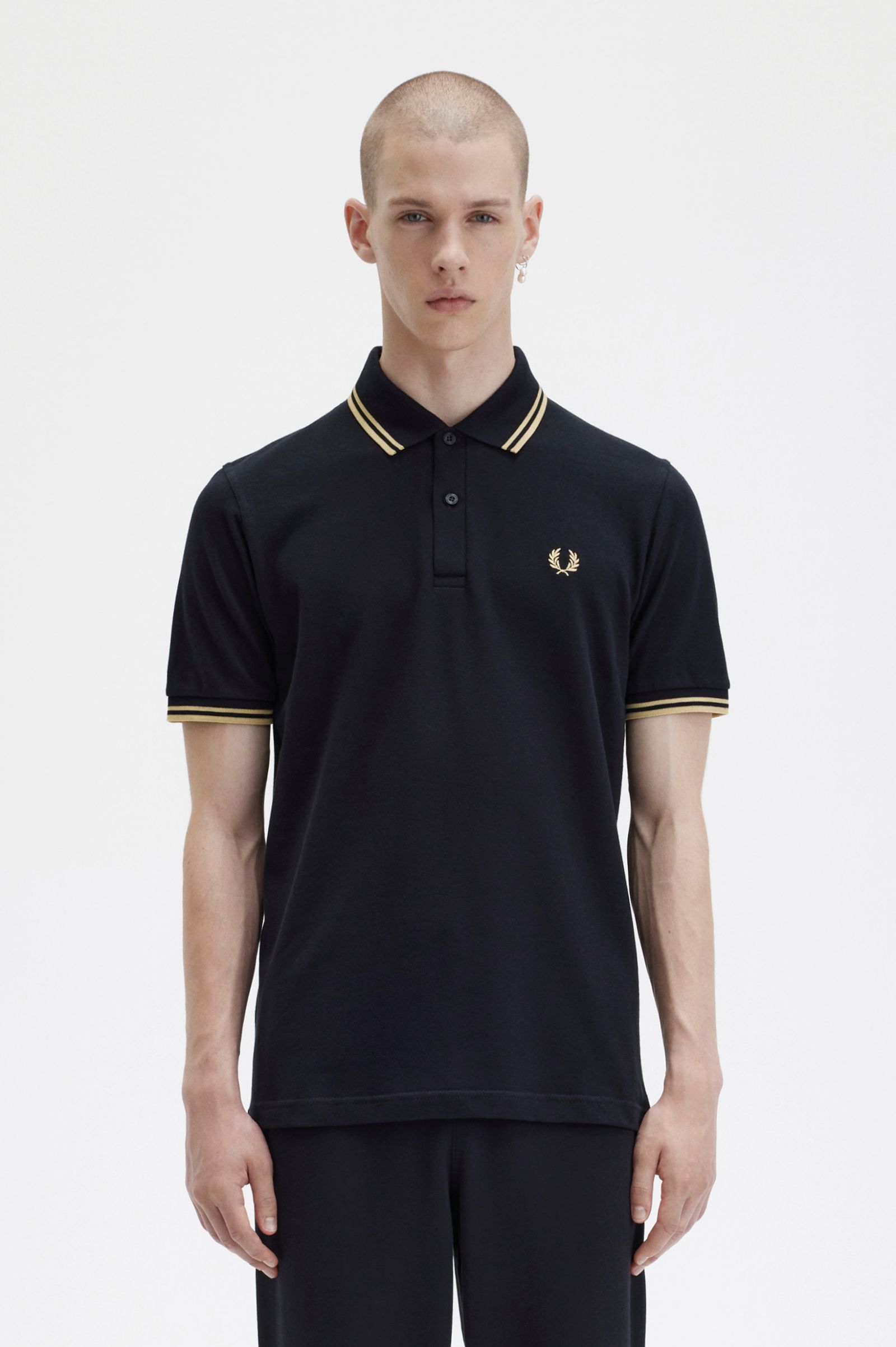 The Fred Perry ShirtM12 Black / Champagne / Champagne