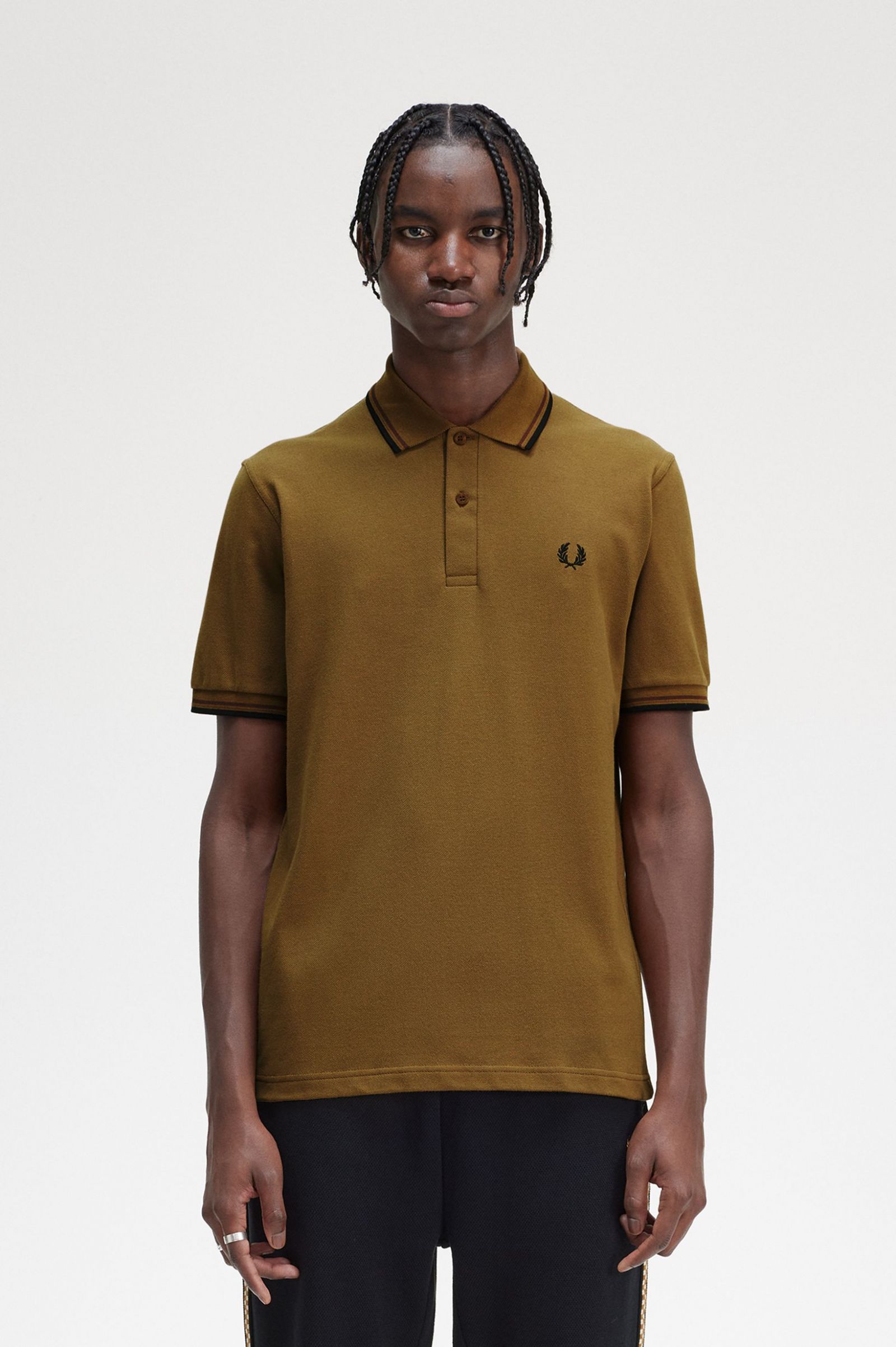 The Fred Perry ShirtM12 Dark Caramel / Whisky Brown / Black
