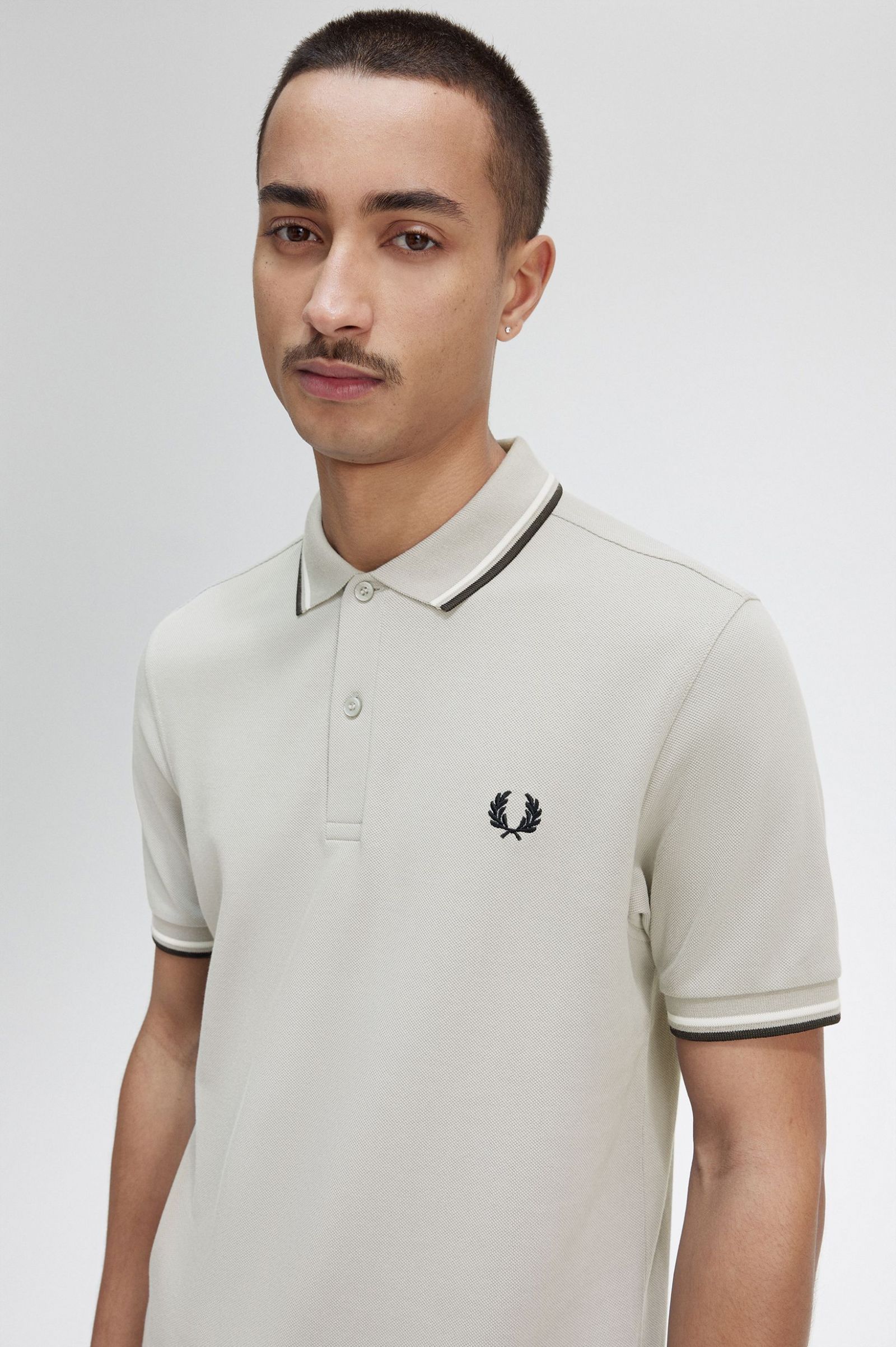 The Fred Perry ShirtM3600 Limestone / Ecru / Black