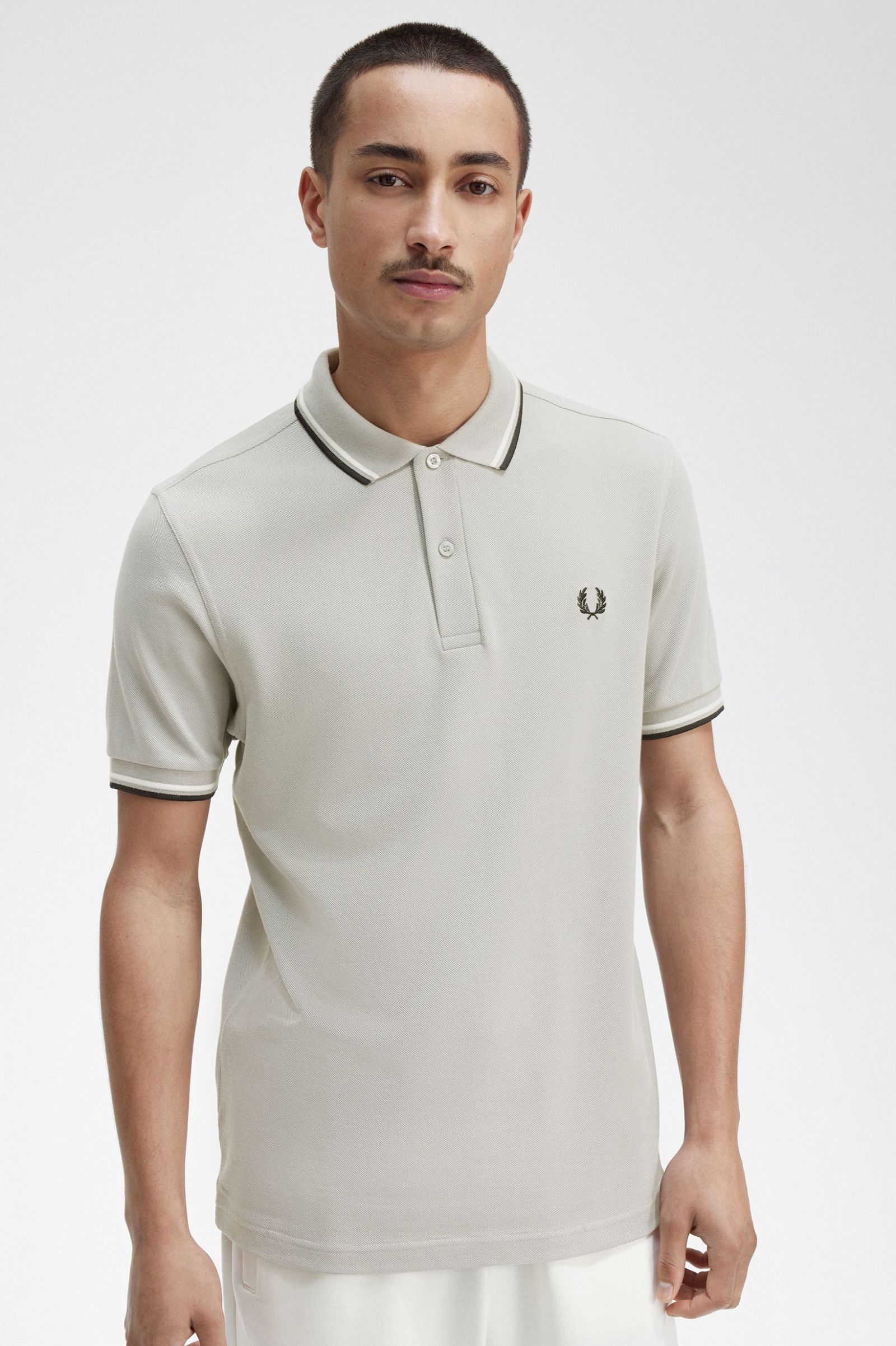 The Fred Perry ShirtM3600 Limestone / Ecru / Black
