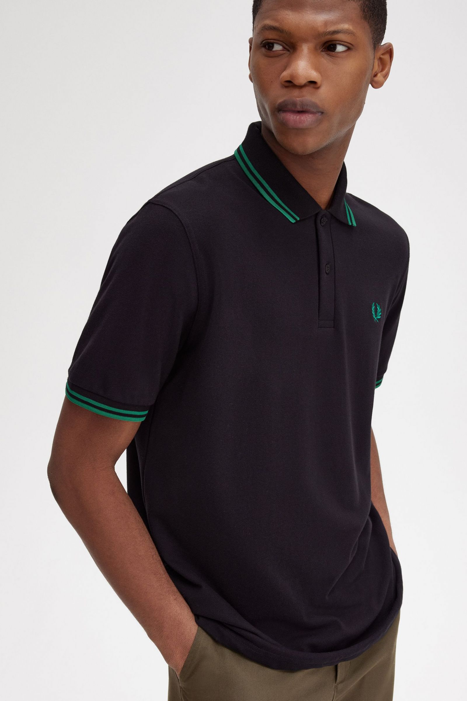 The Fred Perry ShirtM12 Black / Fred Perry Green / Fred Perry Green