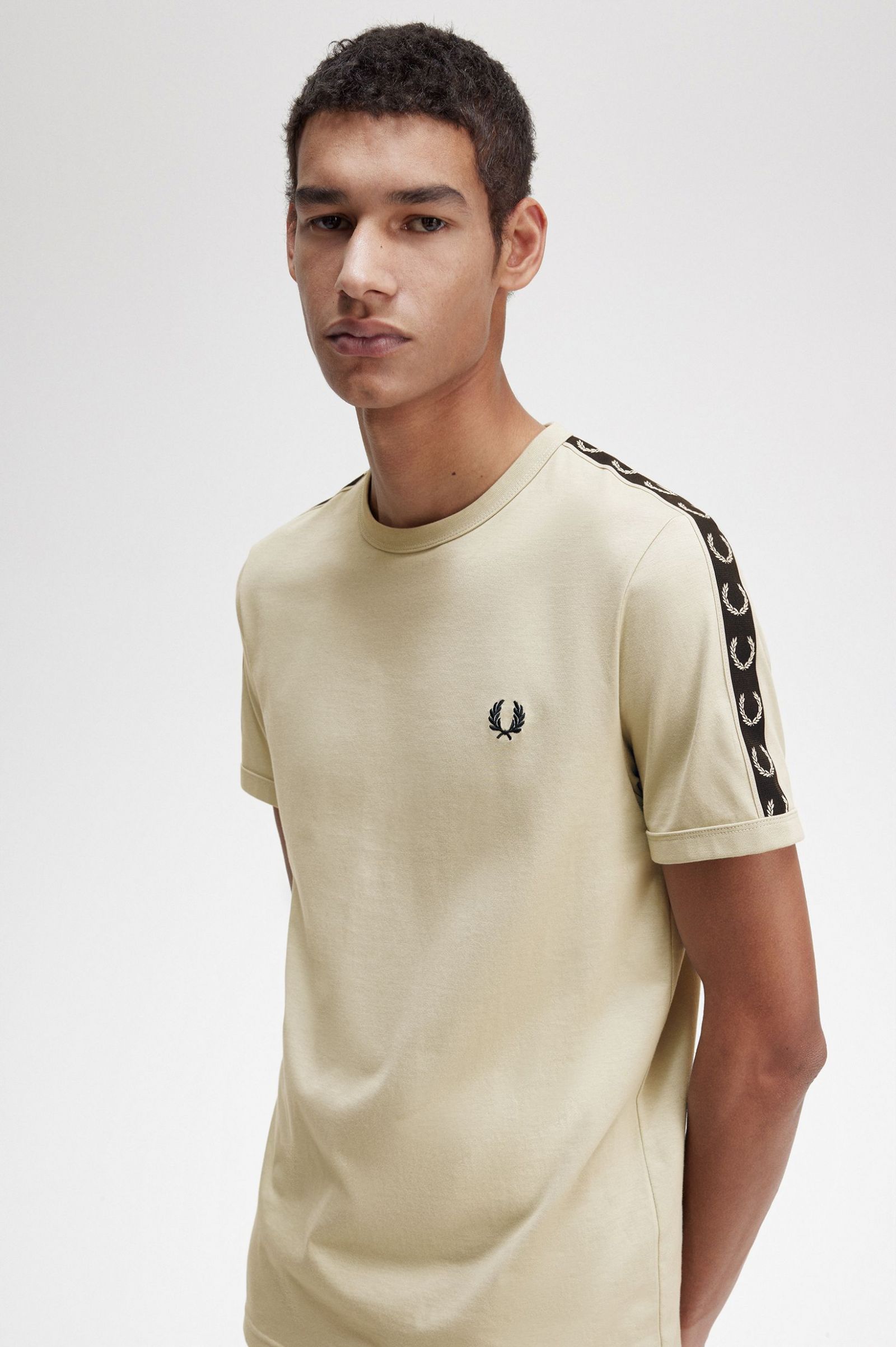 Contrast Tape Ringer T-Shirt Light Oyster / Black