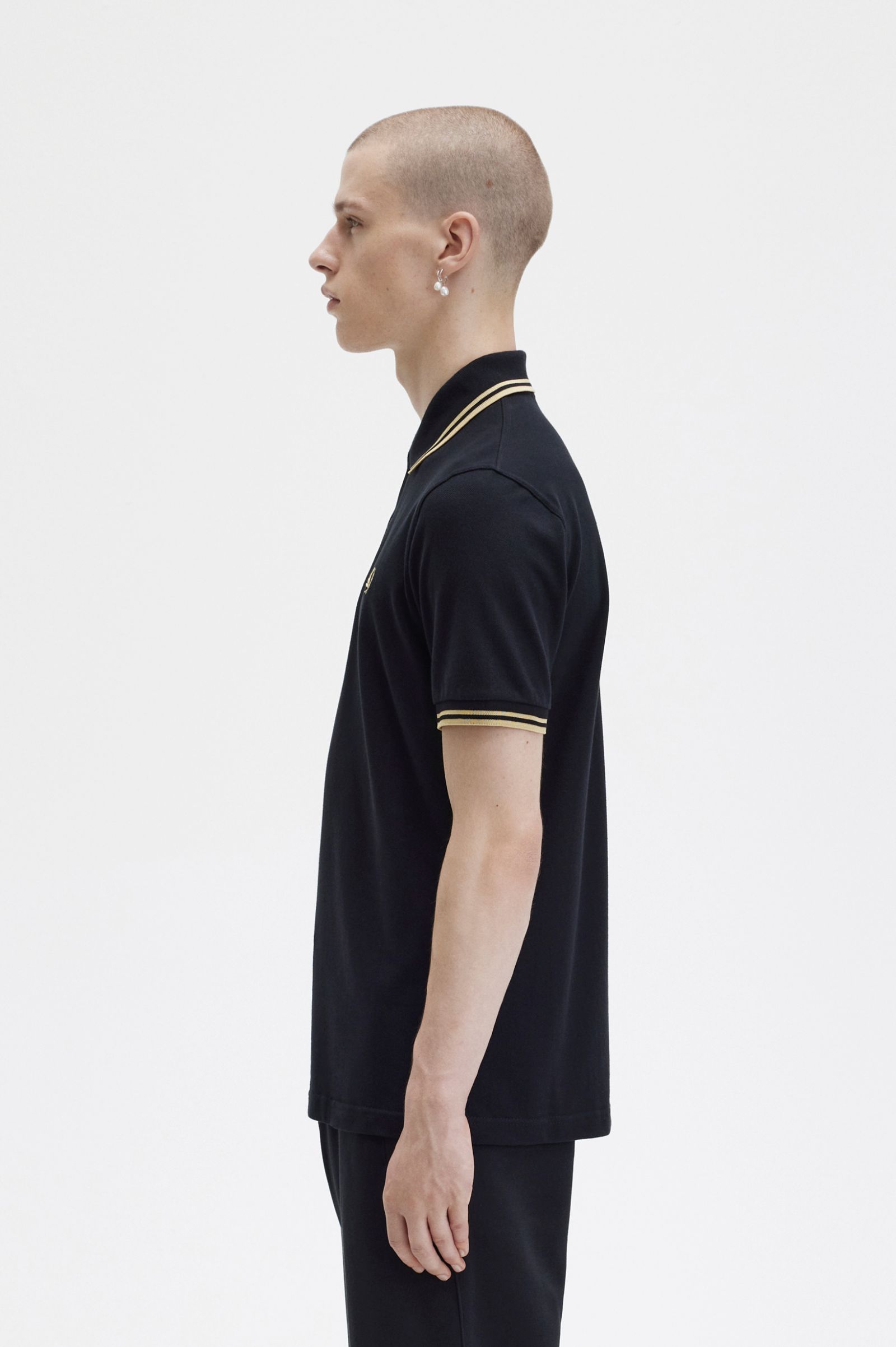 The Fred Perry ShirtM12 Black / Champagne / Champagne