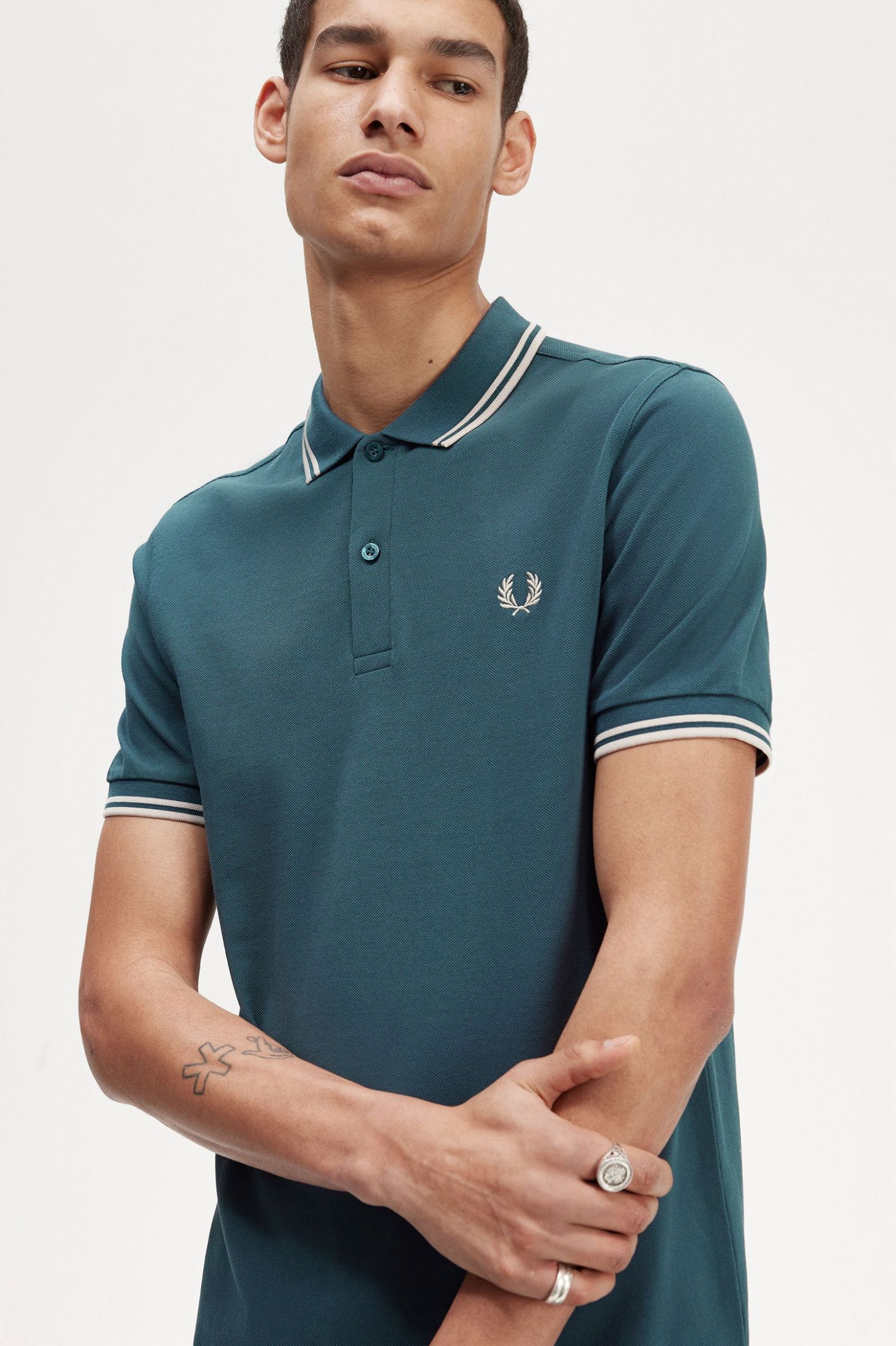 The Fred Perry ShirtM3600 Petrol Blue / Light Oyster / Light Oyster