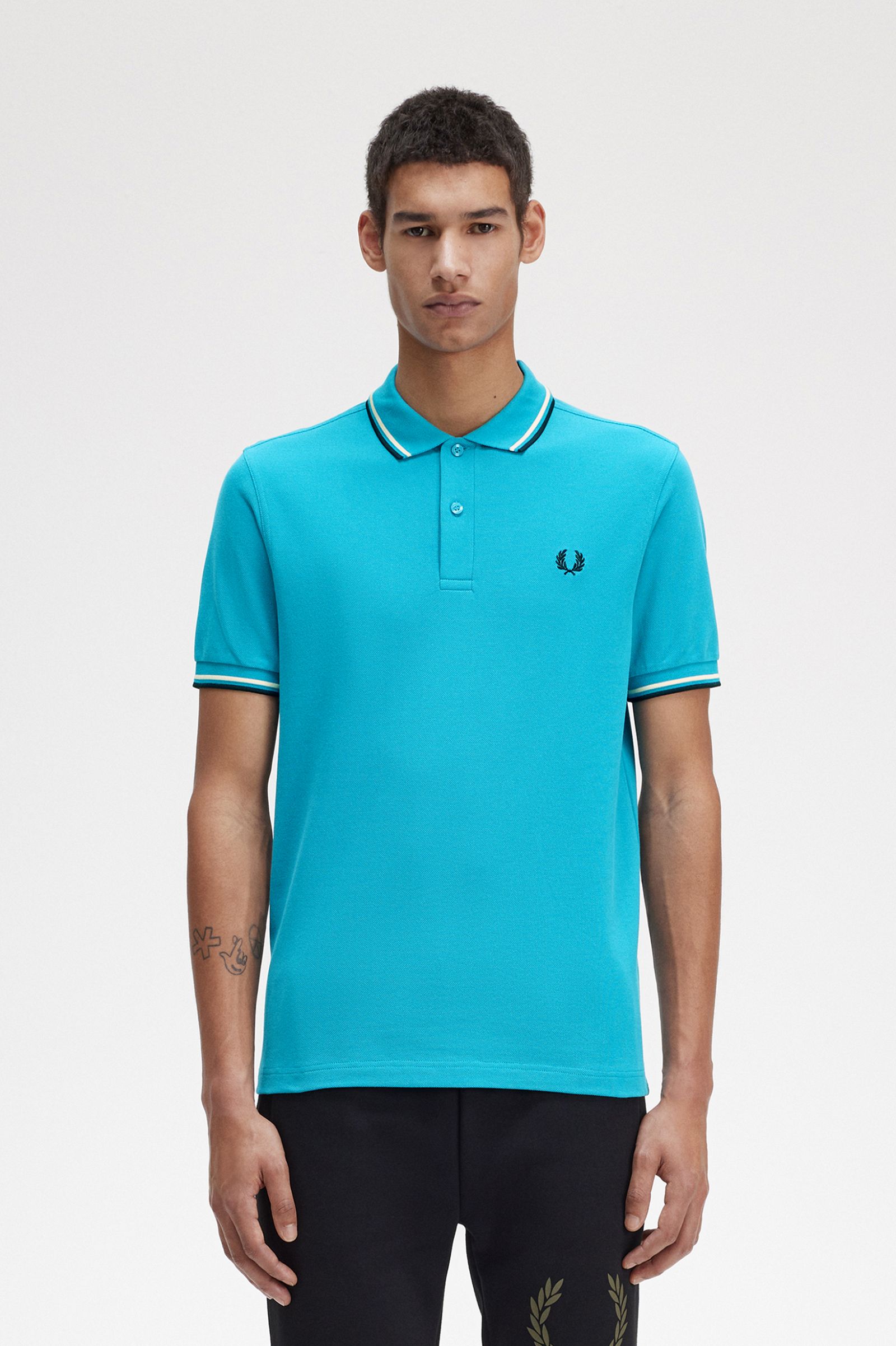 The Fred Perry ShirtM3600 Cyber Blue / Ice Cream / Black