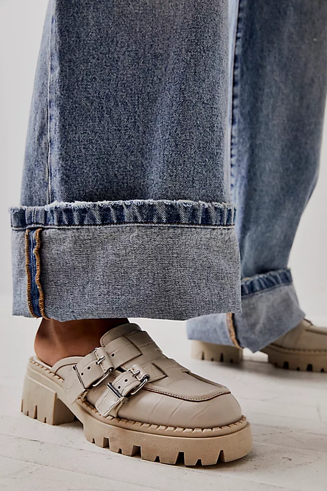 Buckle Lyra Lug Loafers Off White