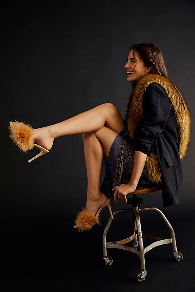 Lily Pointed Heels Beige