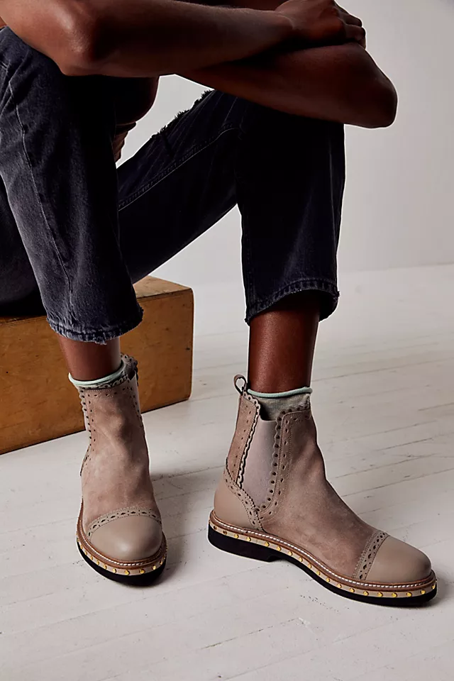 Atlas Chelsea Boots Taupe