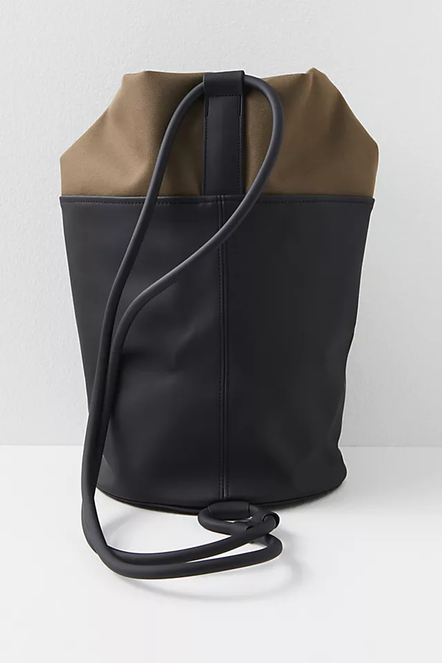 Rains Bucket Sling Bag Black / Wood