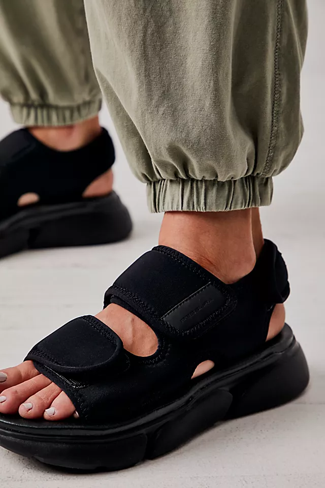 Saturn Low Sport Sandals Black / Black