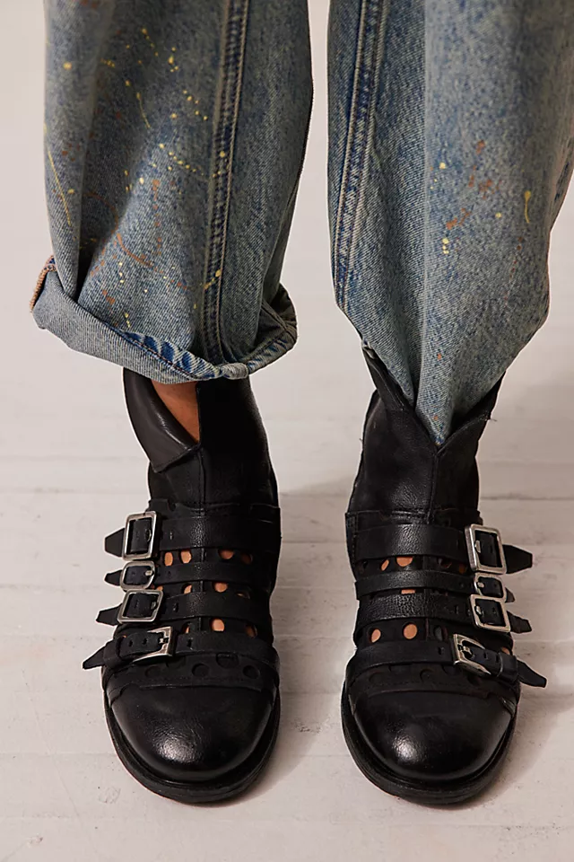 Vivi Buckle Boots Nero