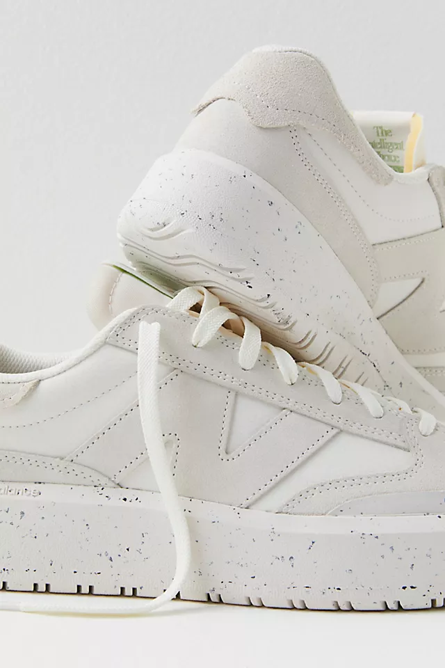 302 Court Sneakers Sea Salt / Avocado