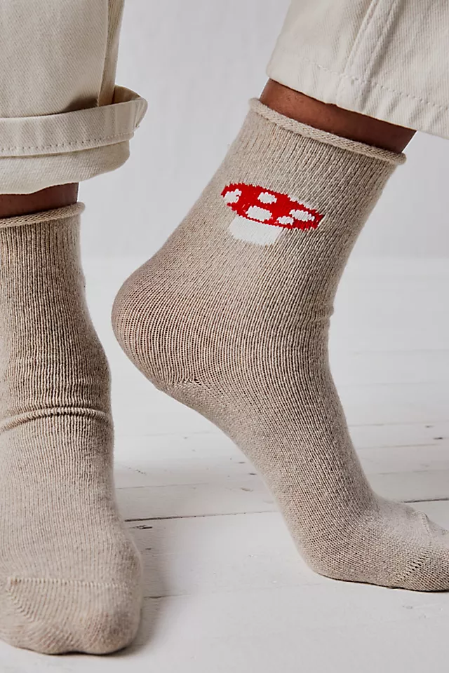 Red Cap Cashmere Crew Socks Scarlett