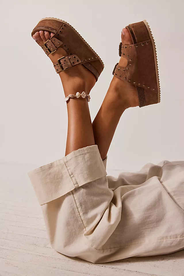 Studded Rule Breaker Flatform Sandals Taupe