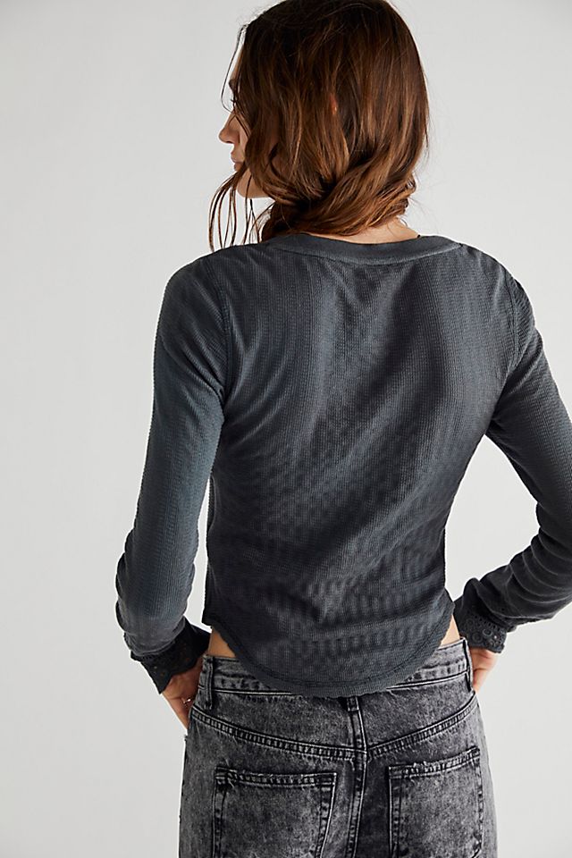 Sidelines Top Charcoal