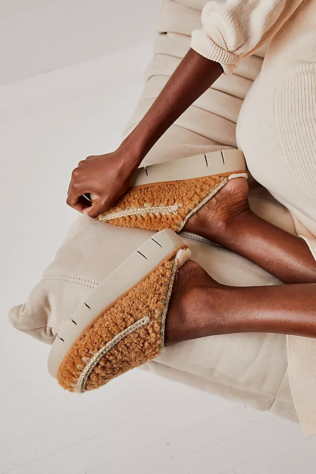 Mou Bounce Slippers Chestnut