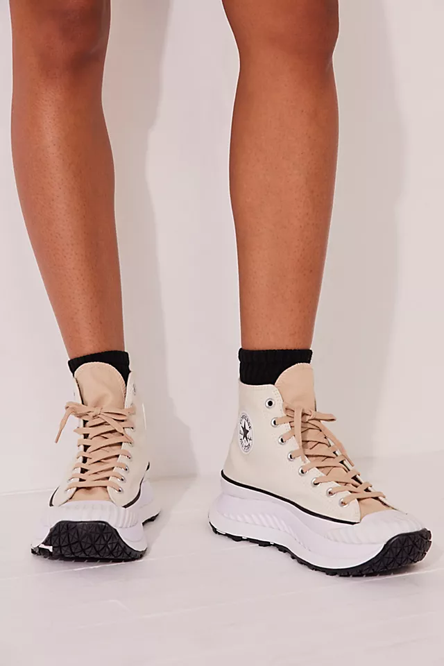 Chuck 70 AT-CX Sneakers Egret / Oat Milk / Mom's Potato